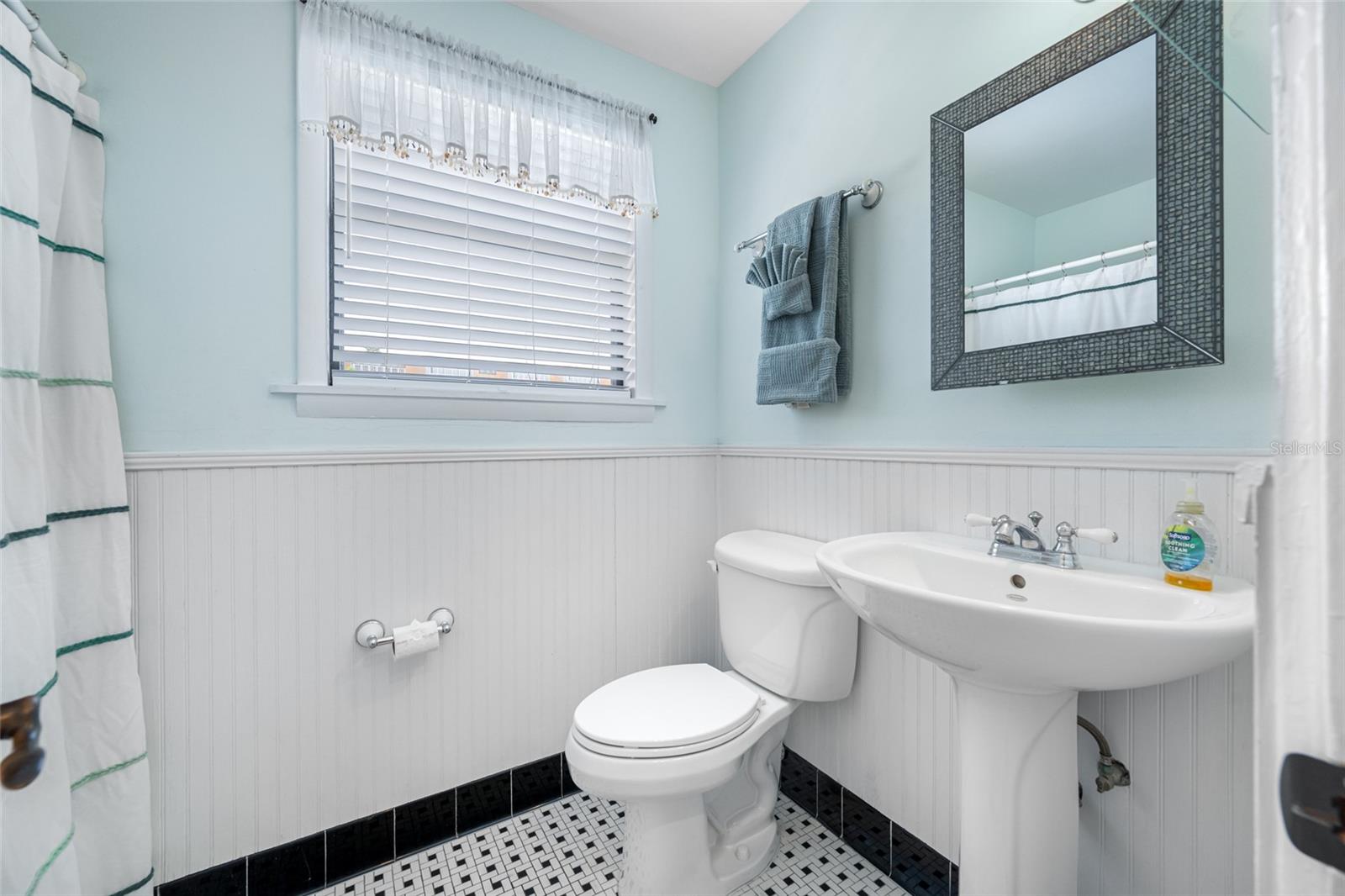 Image 20 of 34 For 6700 Sunset Way 105