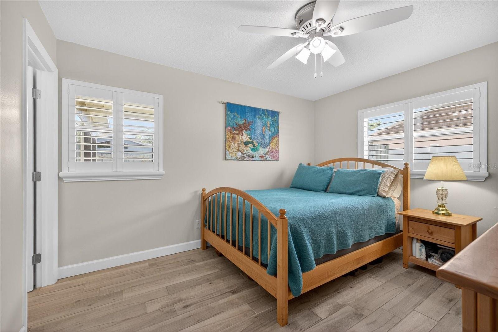 Image 12 of 22 For 1605 Amberlea Drive N