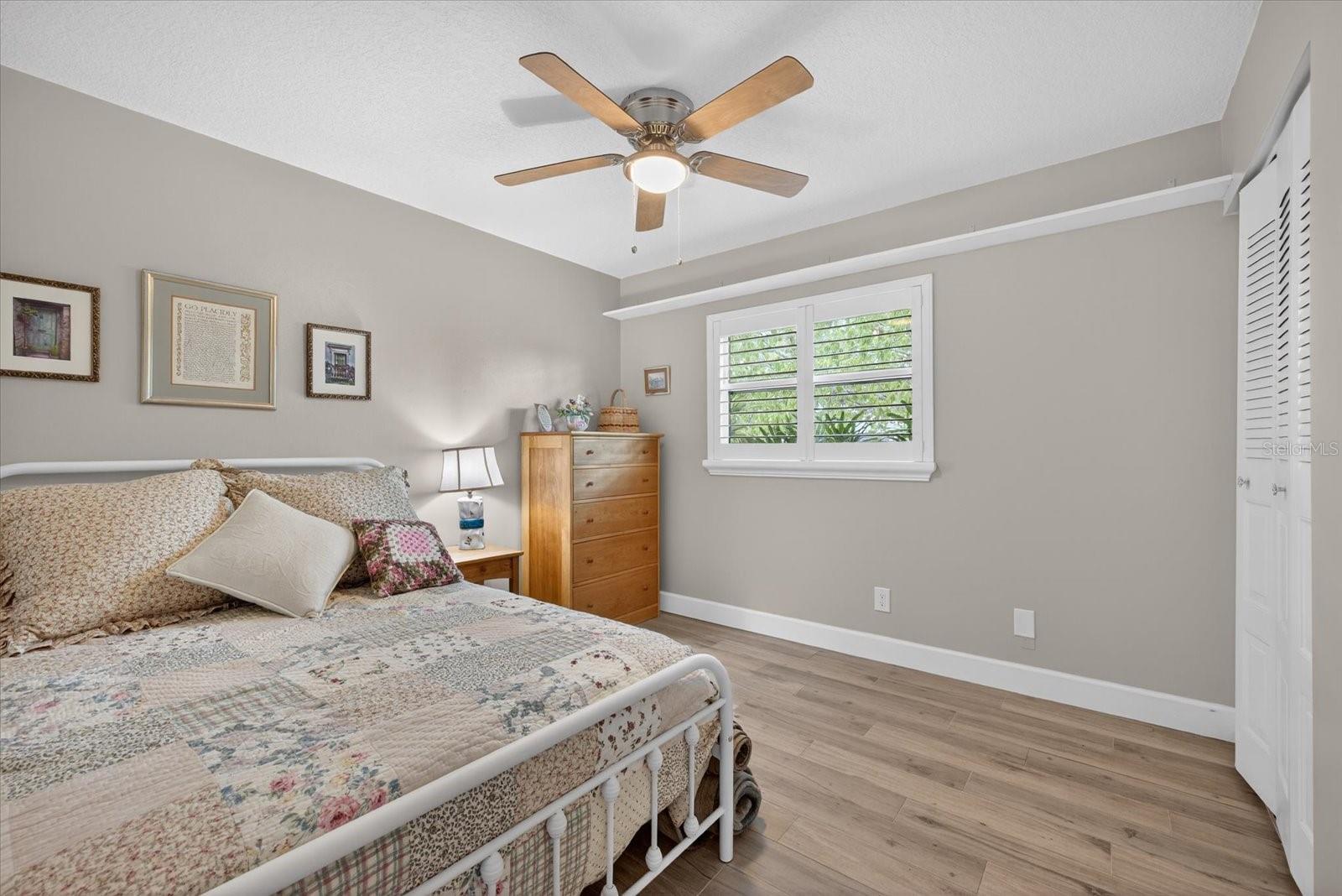 Image 16 of 22 For 1605 Amberlea Drive N