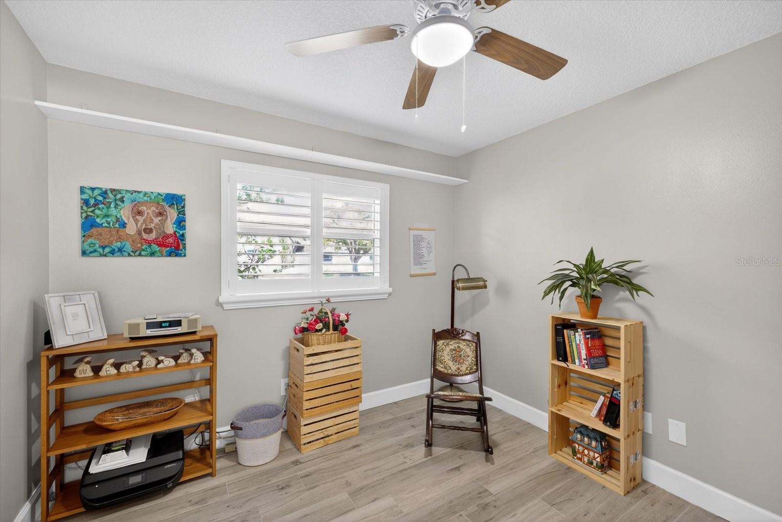 Image 18 of 22 For 1605 Amberlea Drive N