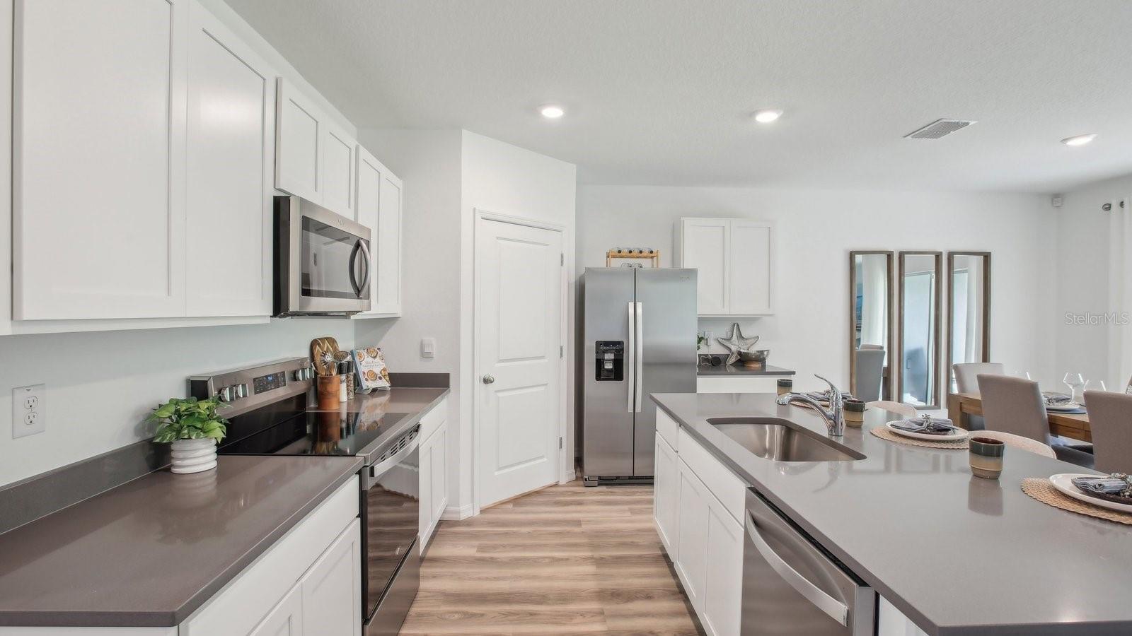 Image 10 of 27 For 1207 Tropical Hammock Place