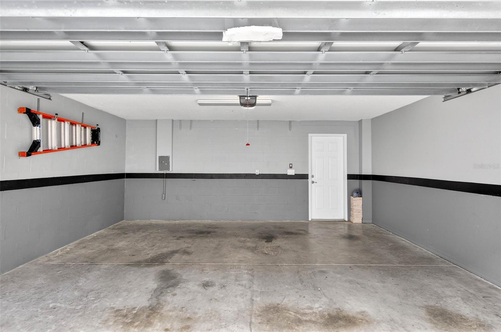 Image 29 of 37 For 12618 Weston Drive