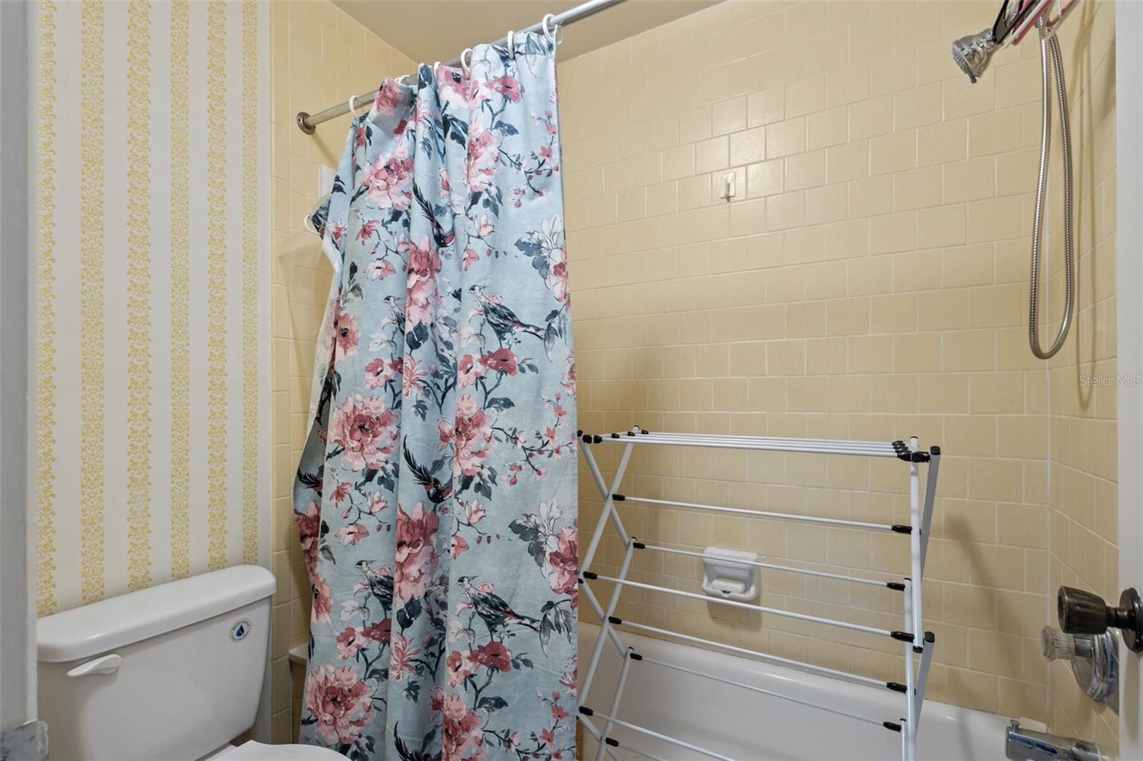 Image 13 of 15 For 1706 Belleair Forest Drive 202