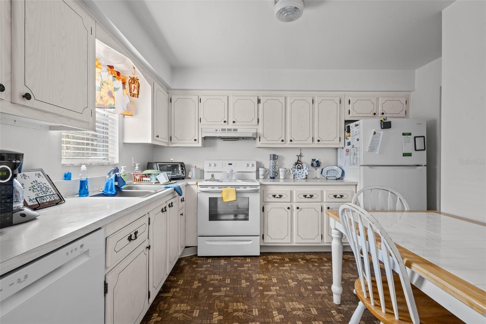 Image 5 of 15 For 1706 Belleair Forest Drive 202