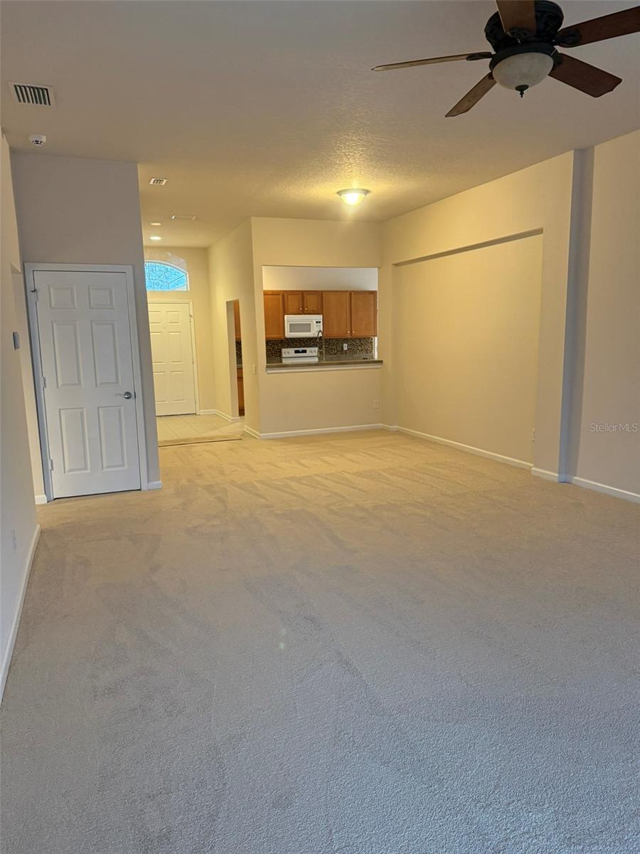 Image 5 of 14 For 662 White Flower Way