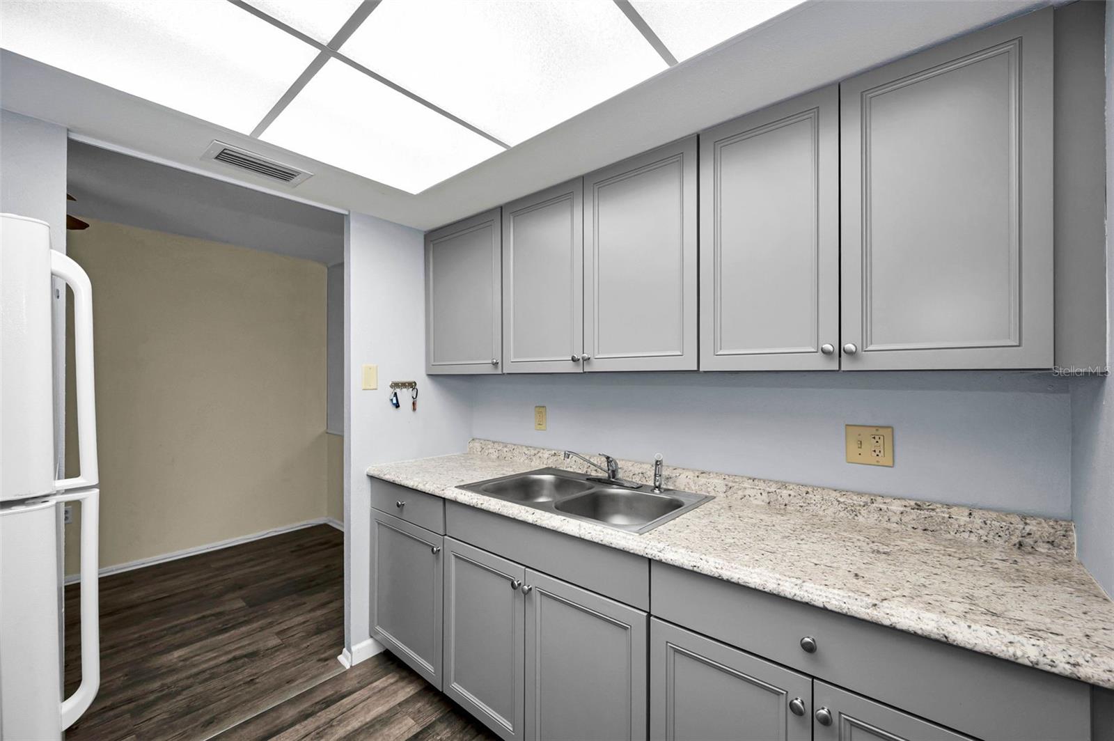 Image 23 of 64 For 1001 Pearce Drive 205