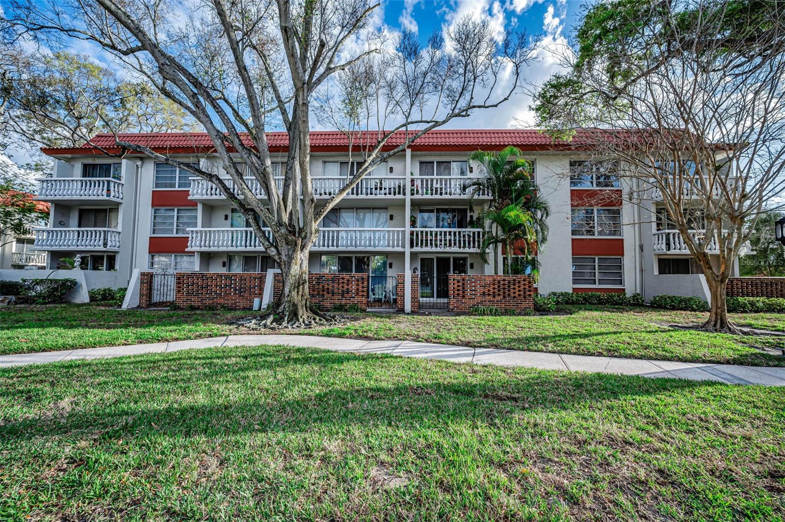 Image 40 of 64 For 1001 Pearce Drive 205