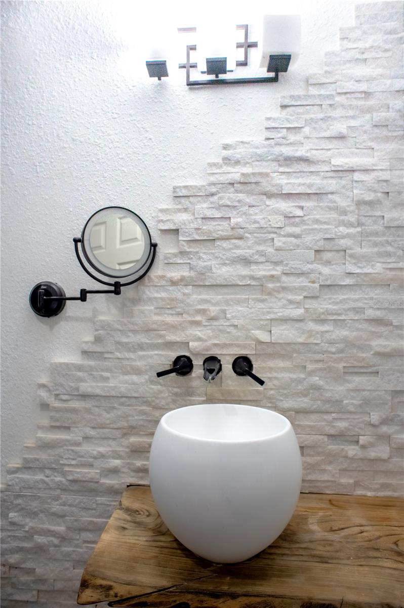 Image 19 of 44 For 6816 Beach Boulevard