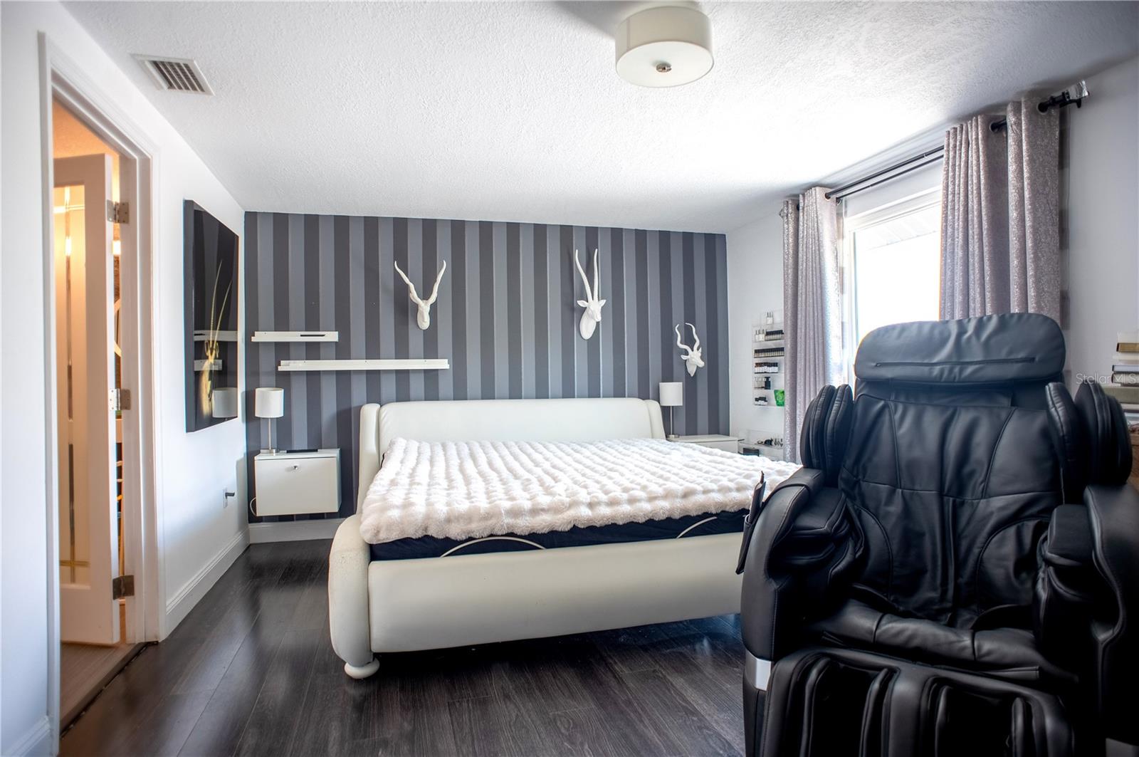 Image 30 of 44 For 6816 Beach Boulevard