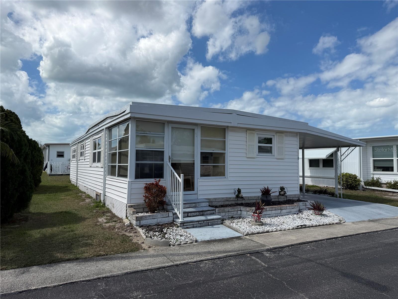 Image 2 of 24 For 37 Pindo Palm Street E