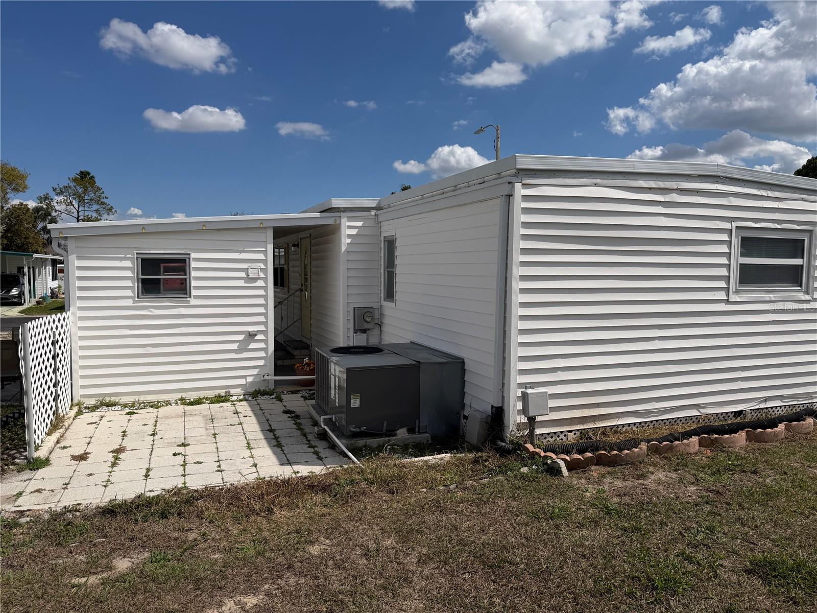 Image 20 of 24 For 37 Pindo Palm Street E