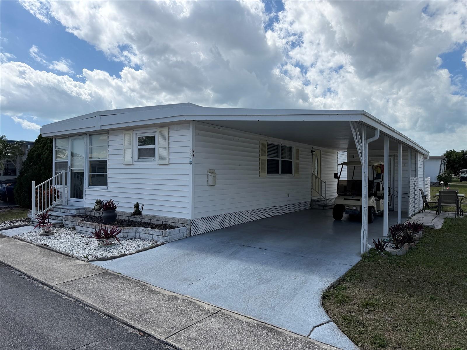 Image 23 of 24 For 37 Pindo Palm Street E