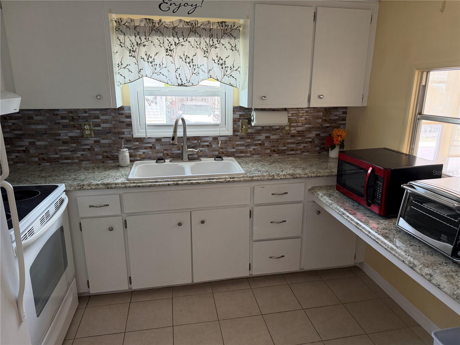 Image 4 of 24 For 37 Pindo Palm Street E