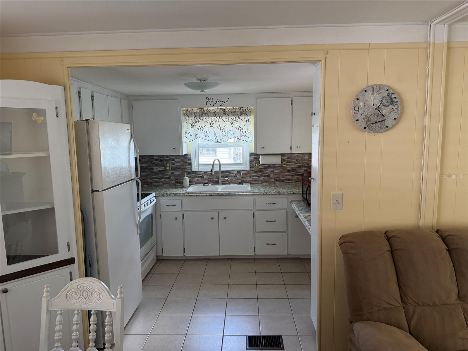 Image 7 of 24 For 37 Pindo Palm Street E