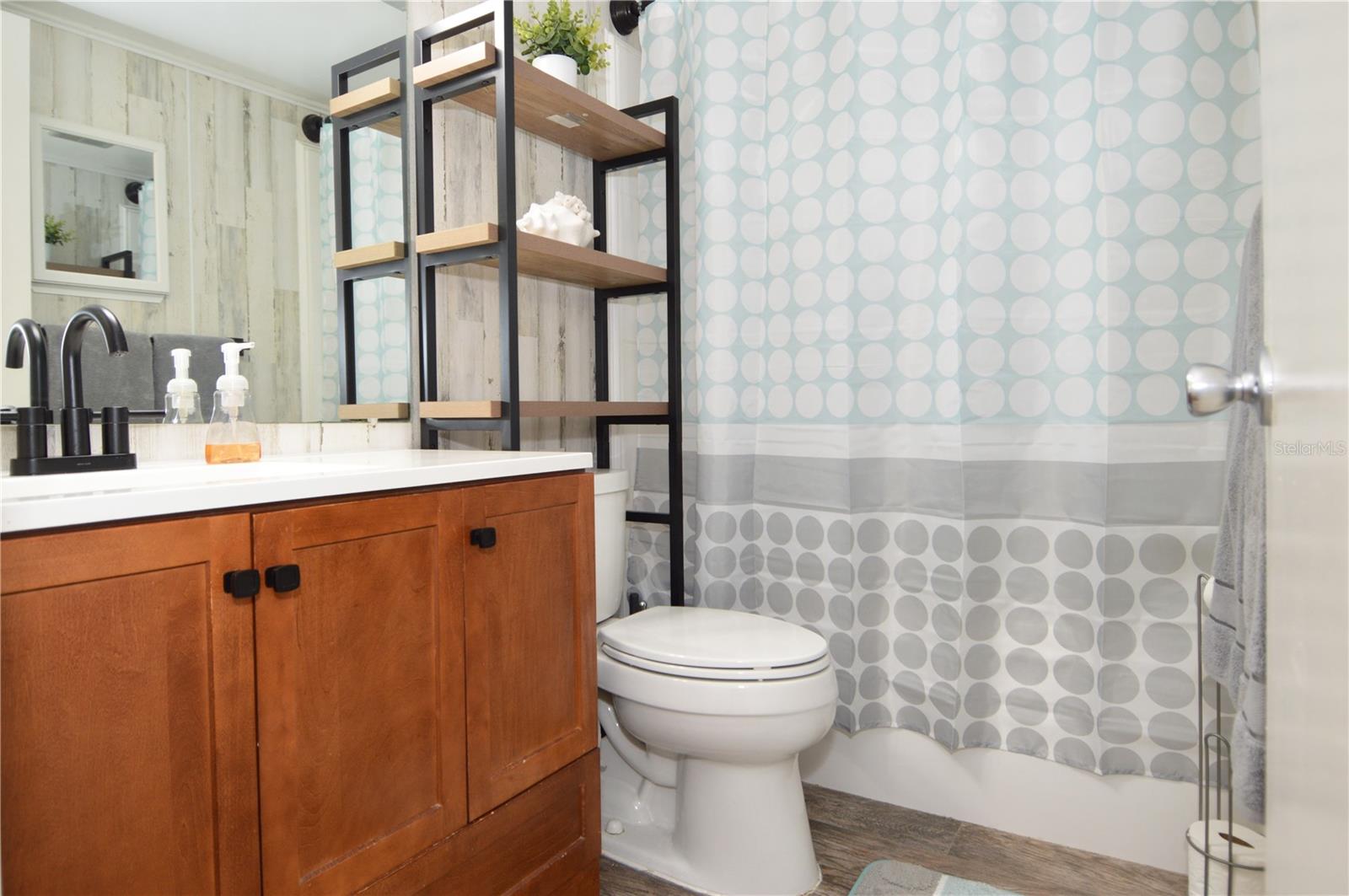 Image 21 of 85 For 12760 Indian Rocks Road 1059