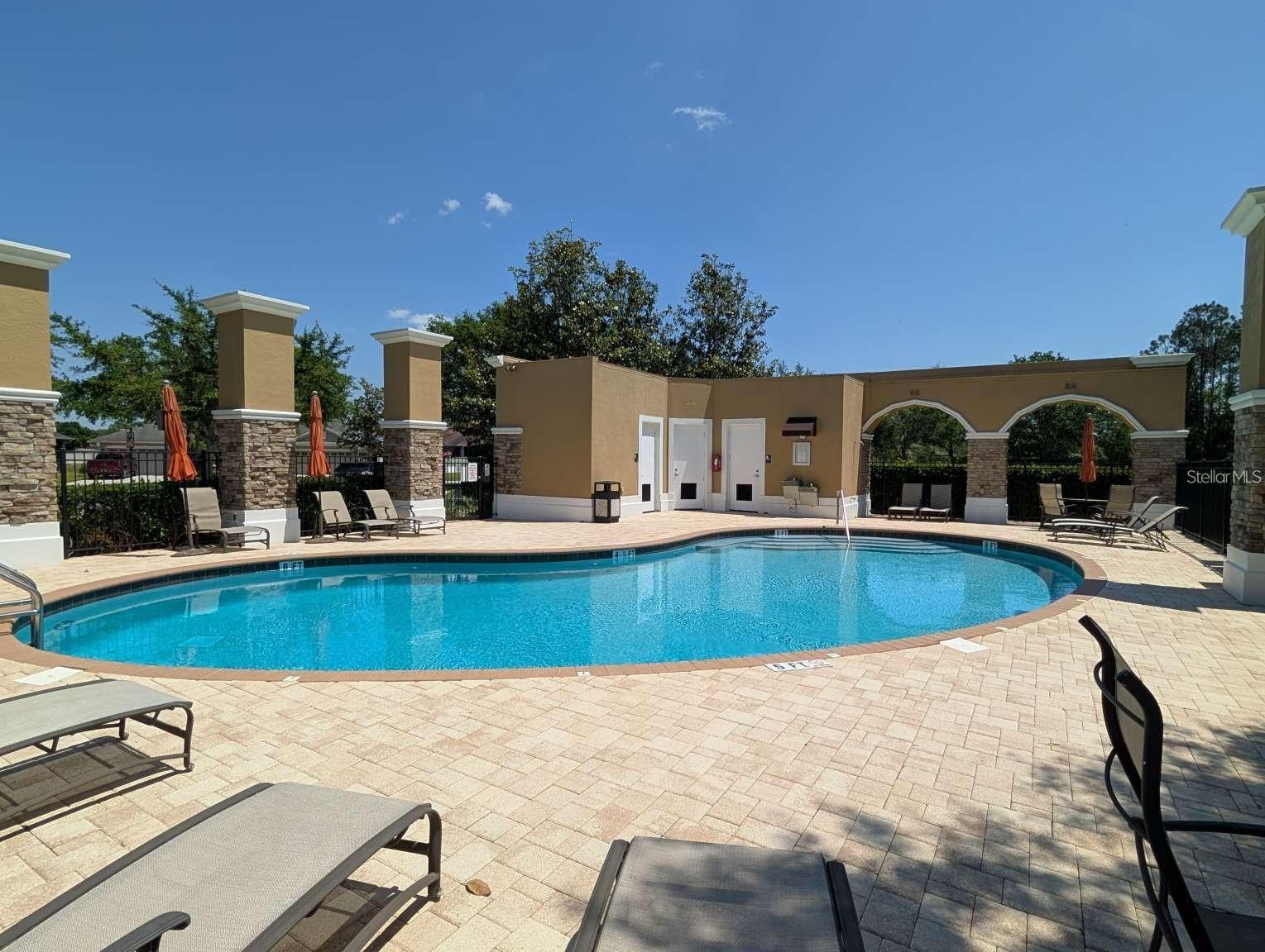 Image 25 of 33 For 2821 Devonoak Boulevard