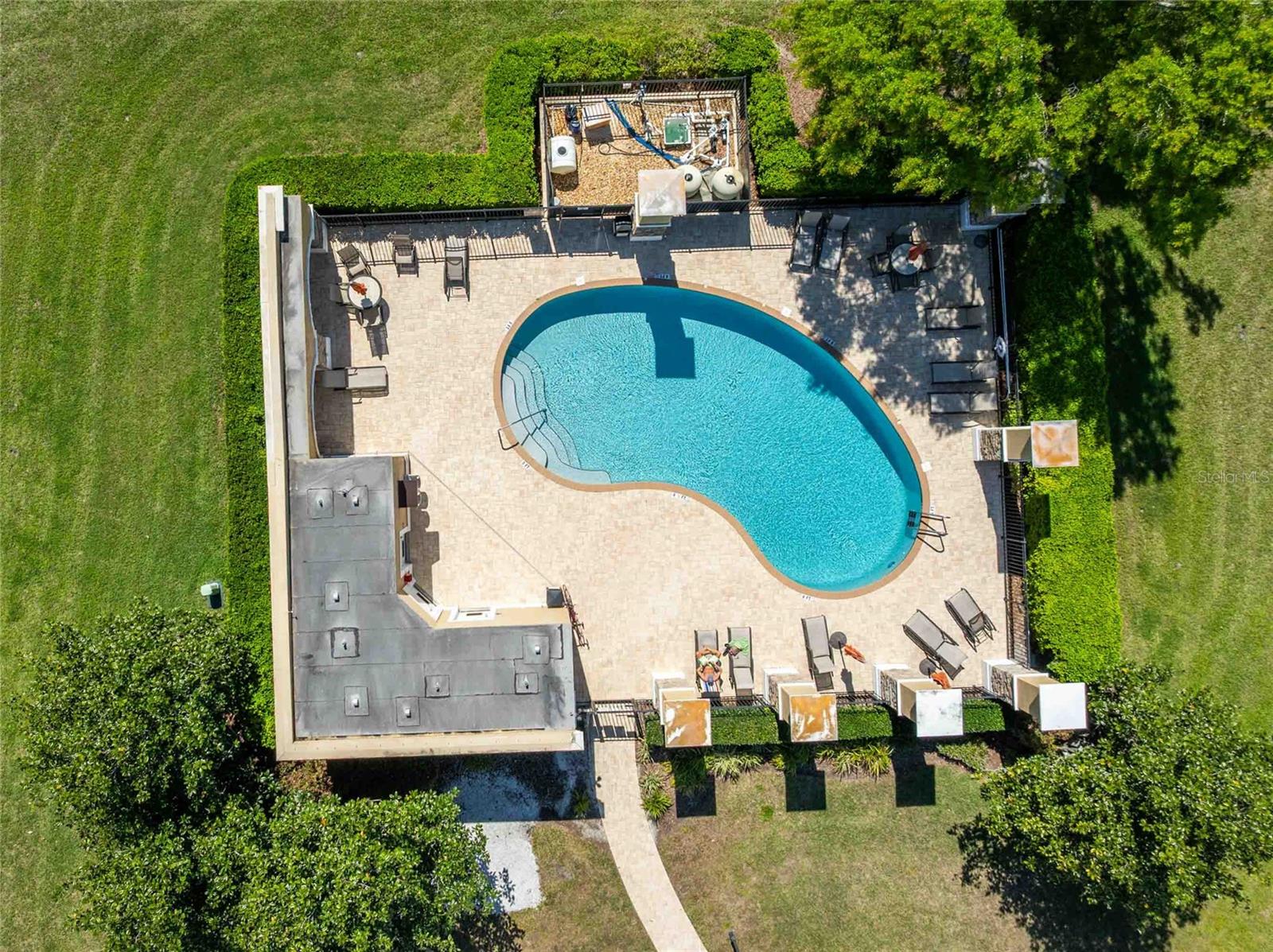 Image 26 of 33 For 2821 Devonoak Boulevard