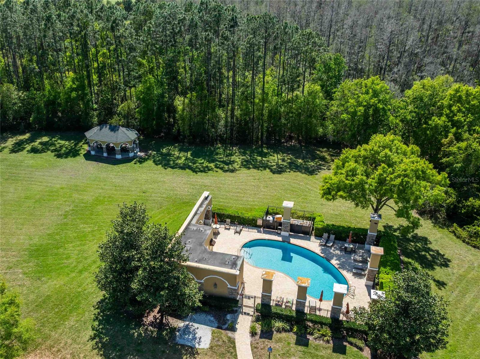 Image 27 of 33 For 2821 Devonoak Boulevard