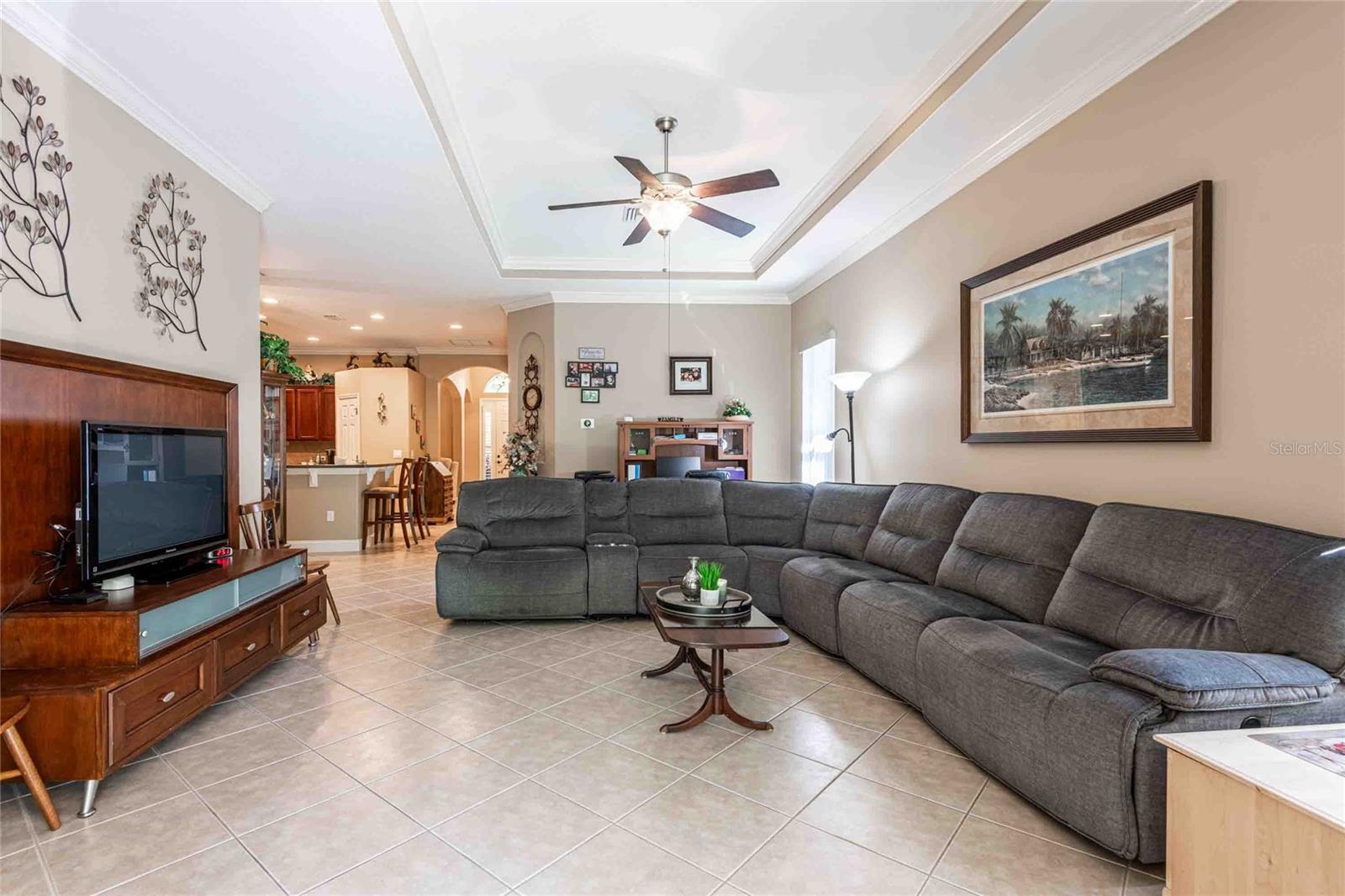 Image 6 of 33 For 2821 Devonoak Boulevard