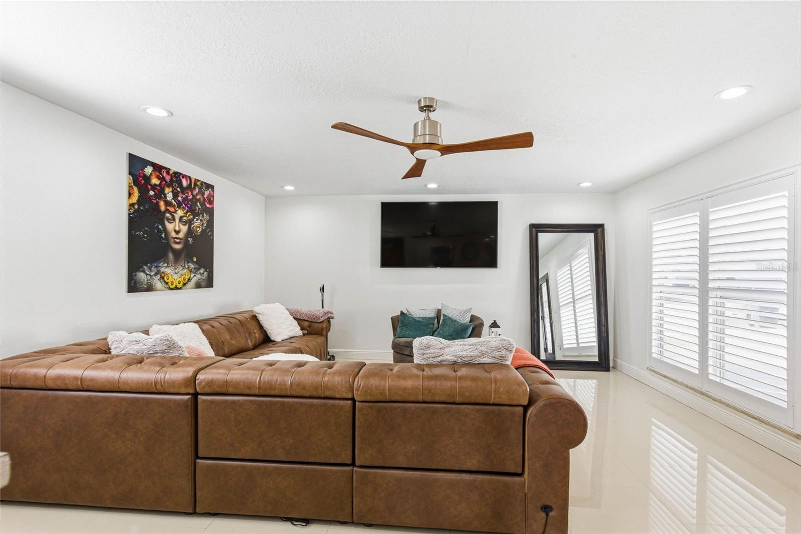 Image 16 of 70 For 6415 Windwood Court