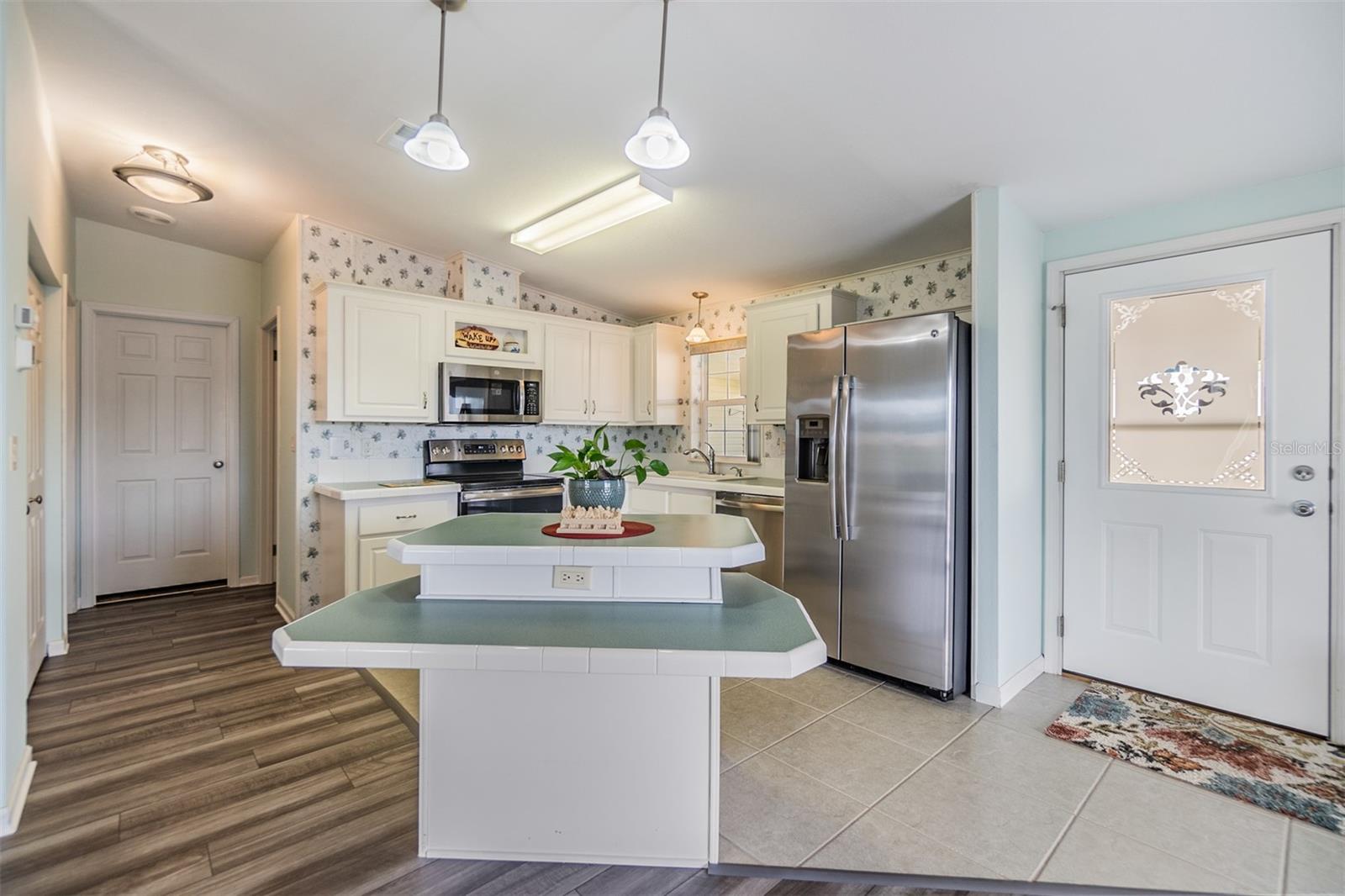 Image 10 of 61 For 37443 Gill Avenue