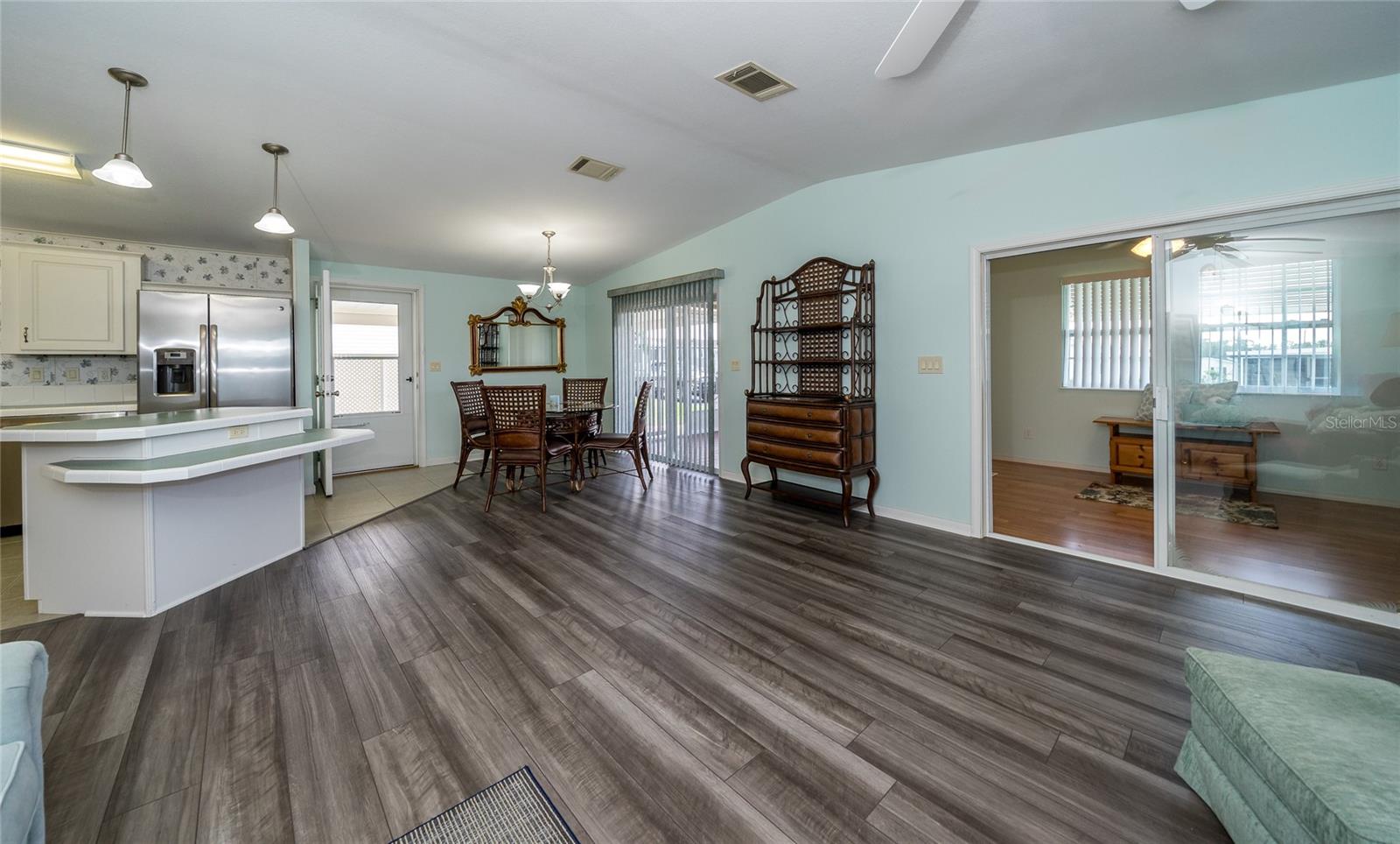 Image 14 of 61 For 37443 Gill Avenue