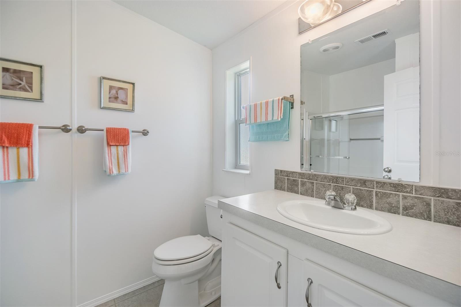 Image 20 of 61 For 37443 Gill Avenue