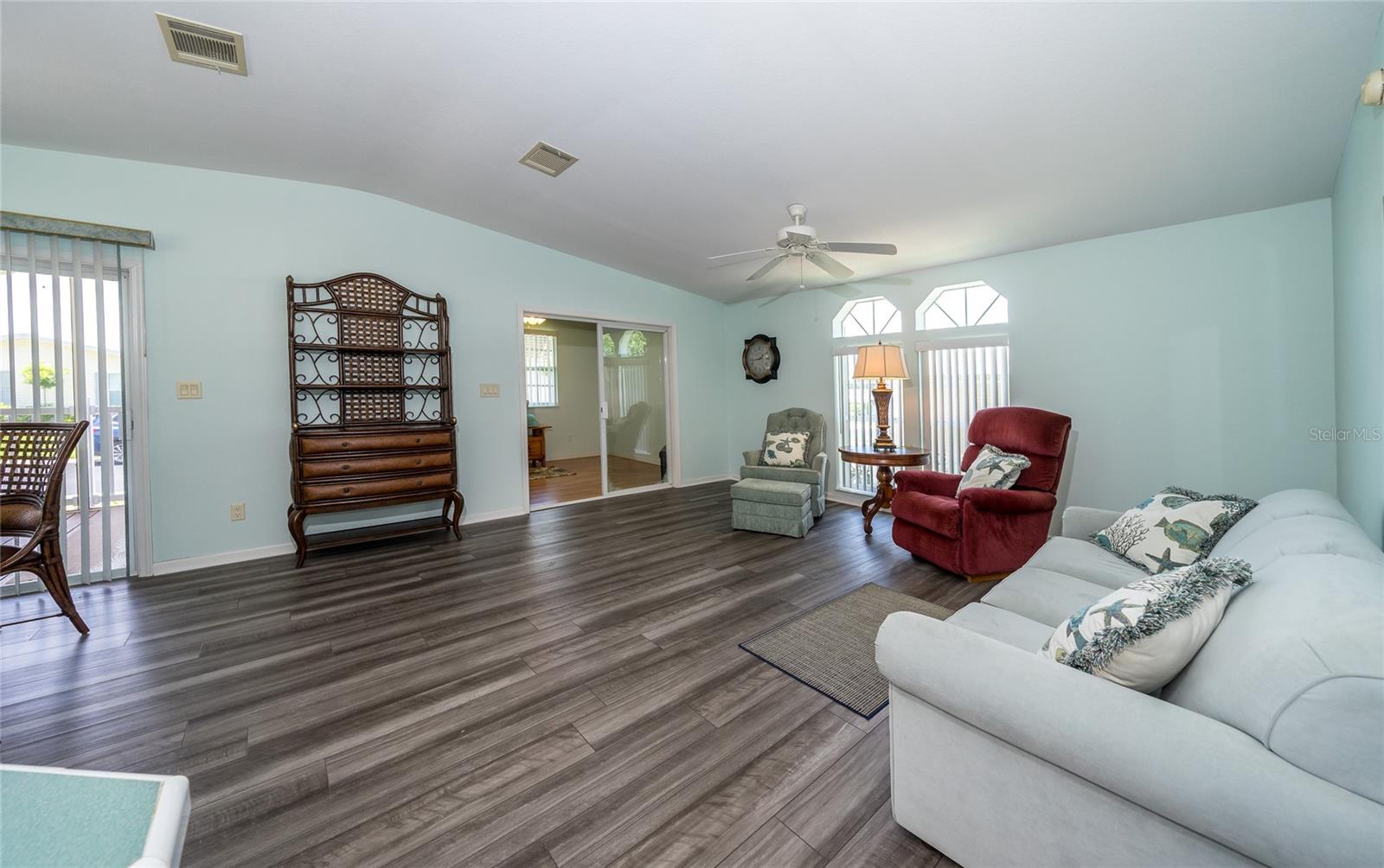 Image 32 of 61 For 37443 Gill Avenue