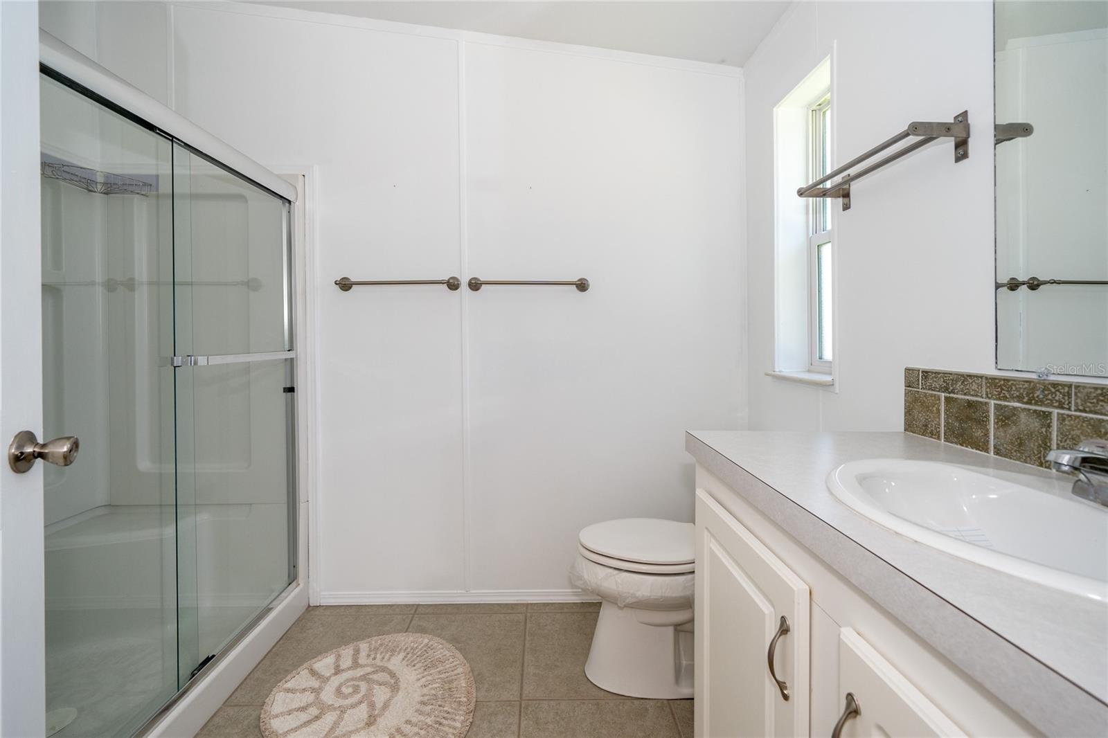 Image 42 of 61 For 37443 Gill Avenue