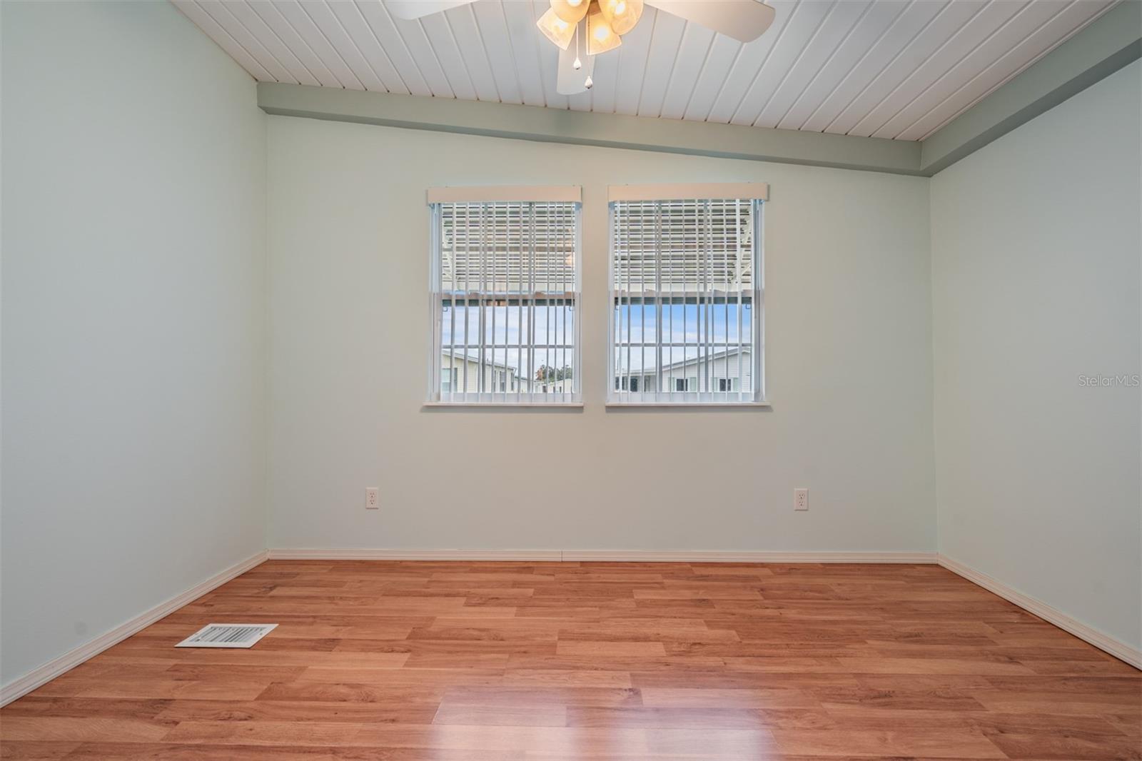 Image 46 of 61 For 37443 Gill Avenue