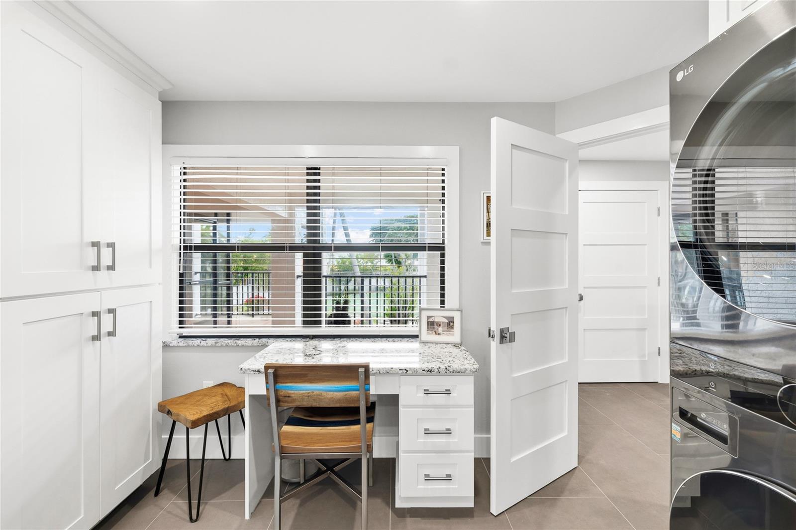 Image 10 of 59 For 950 Palm Avenue 101