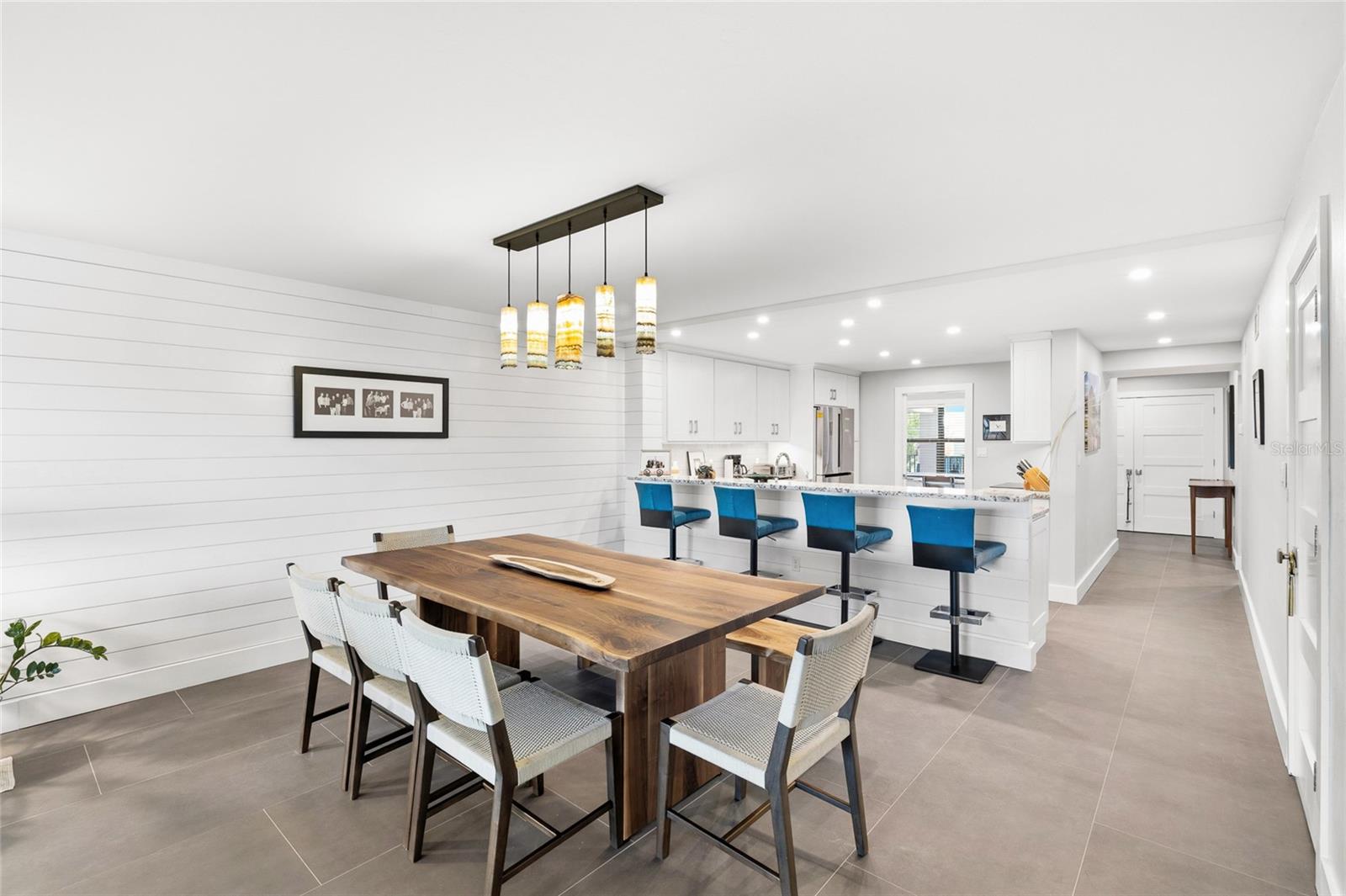 Image 13 of 59 For 950 Palm Avenue 101