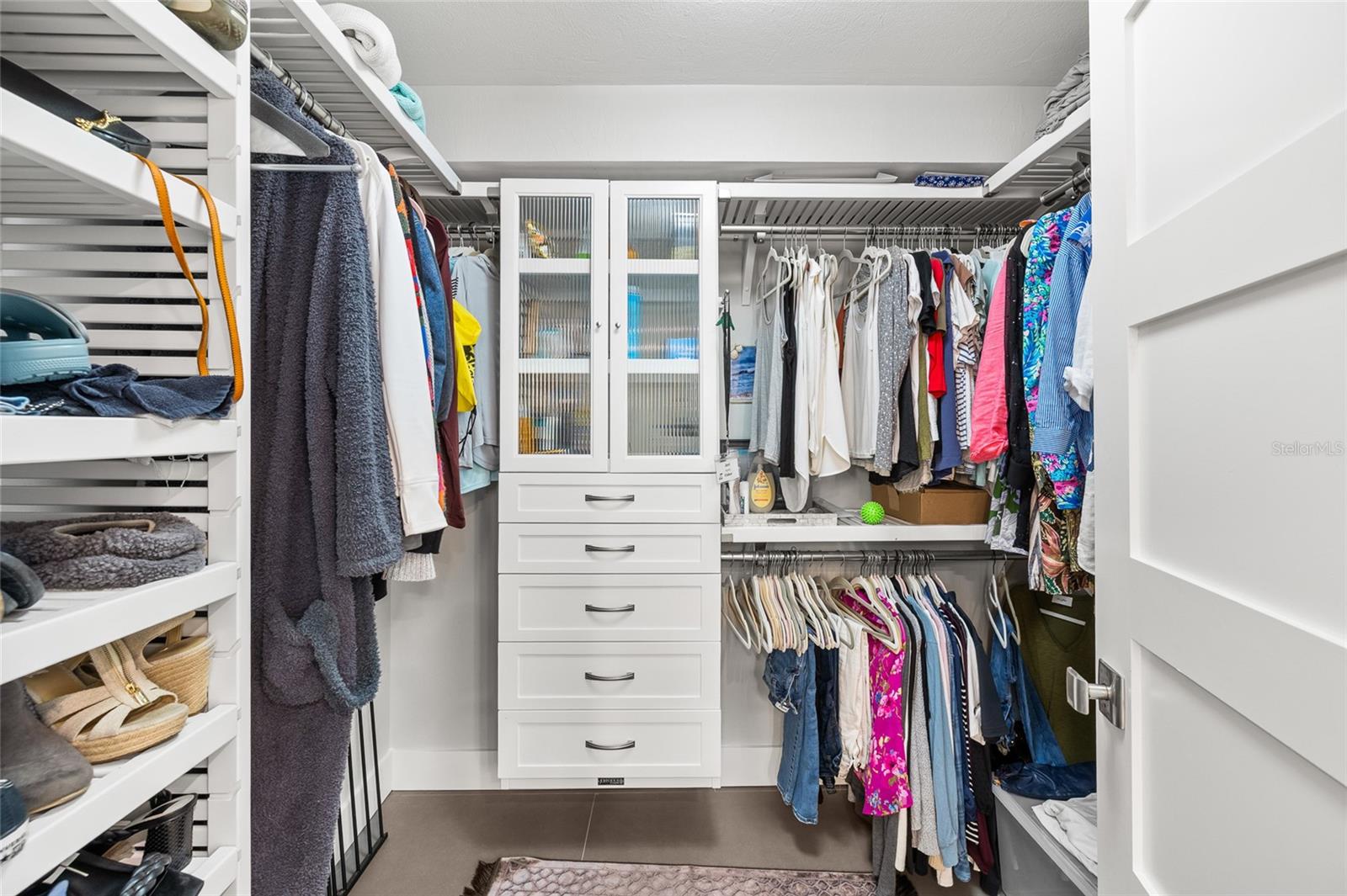 Image 24 of 59 For 950 Palm Avenue 101