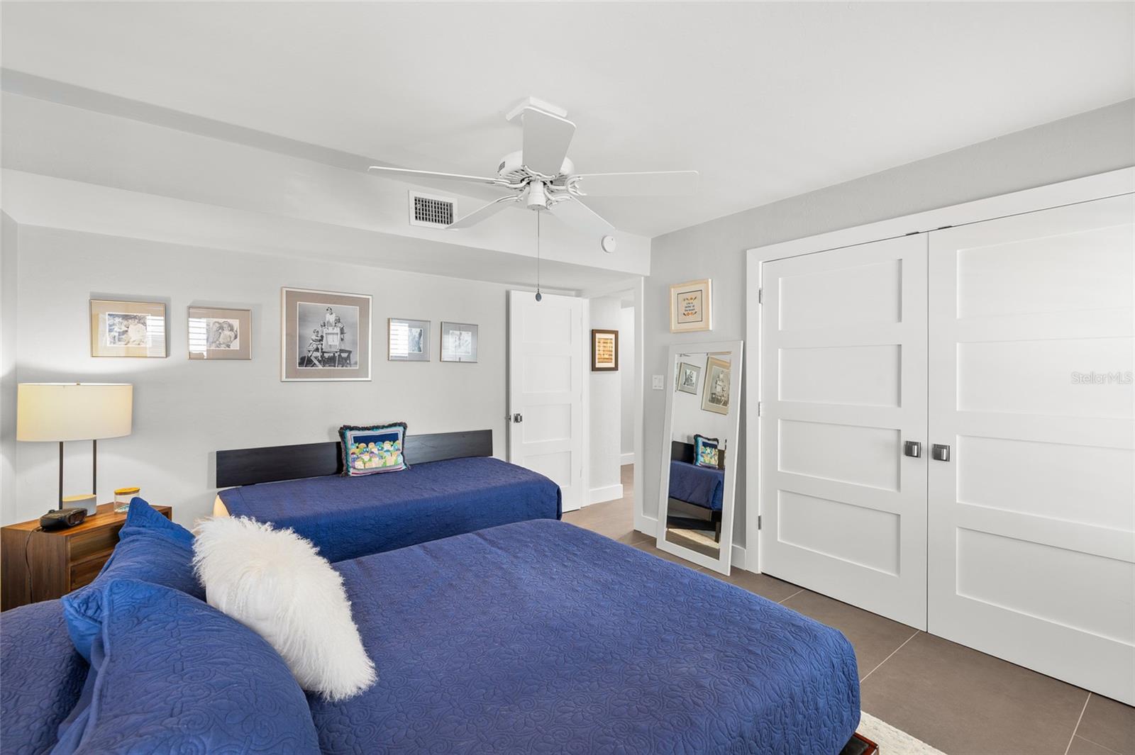 Image 26 of 59 For 950 Palm Avenue 101