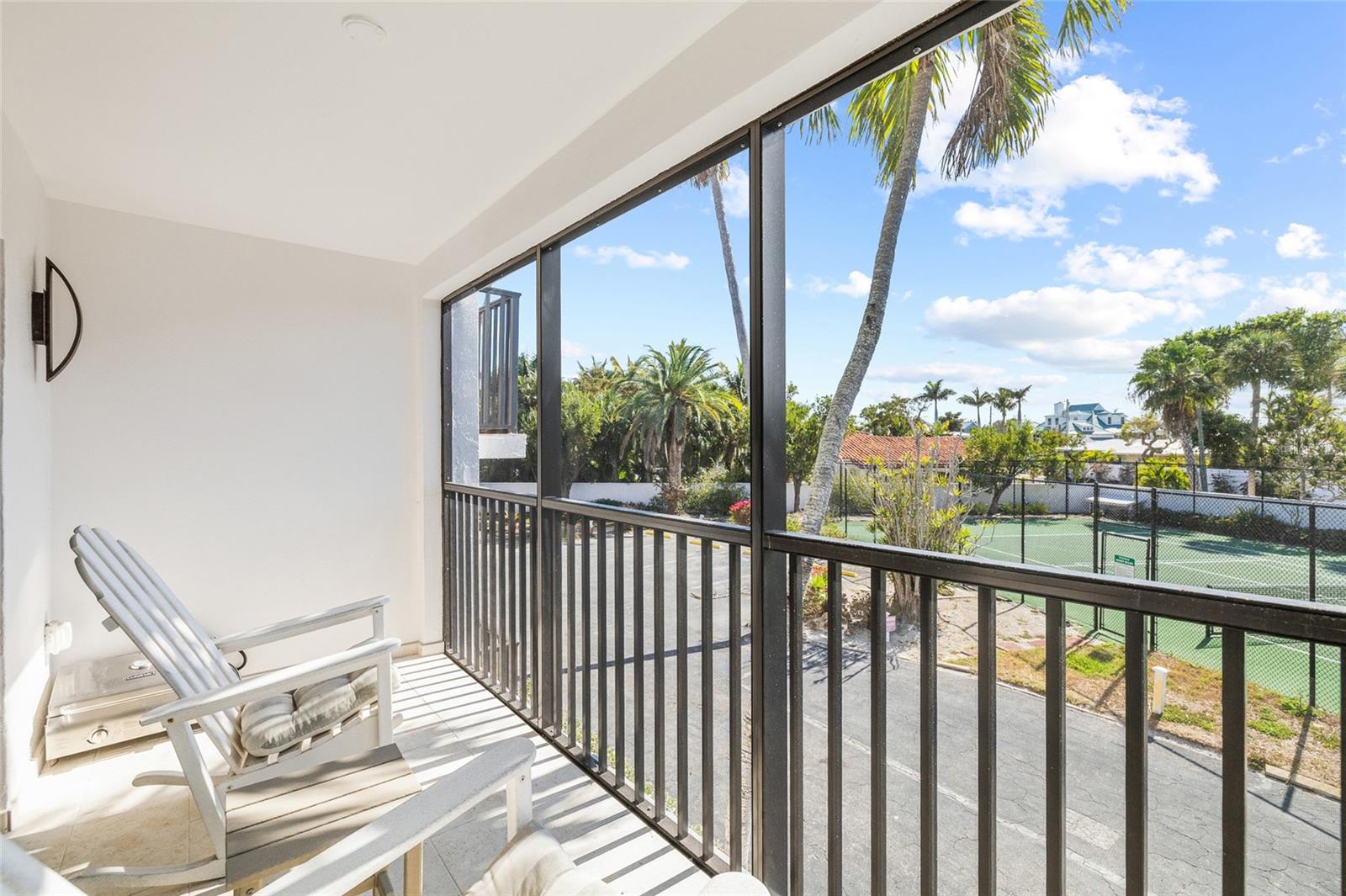 Image 31 of 59 For 950 Palm Avenue 101