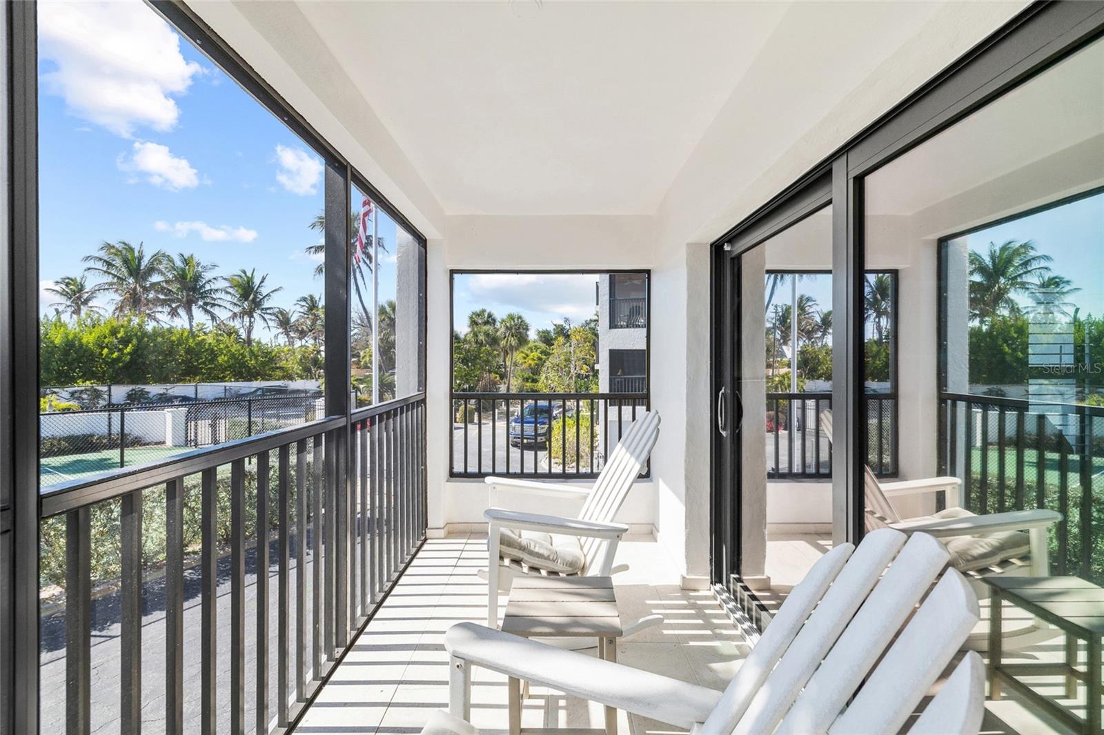 Image 32 of 59 For 950 Palm Avenue 101