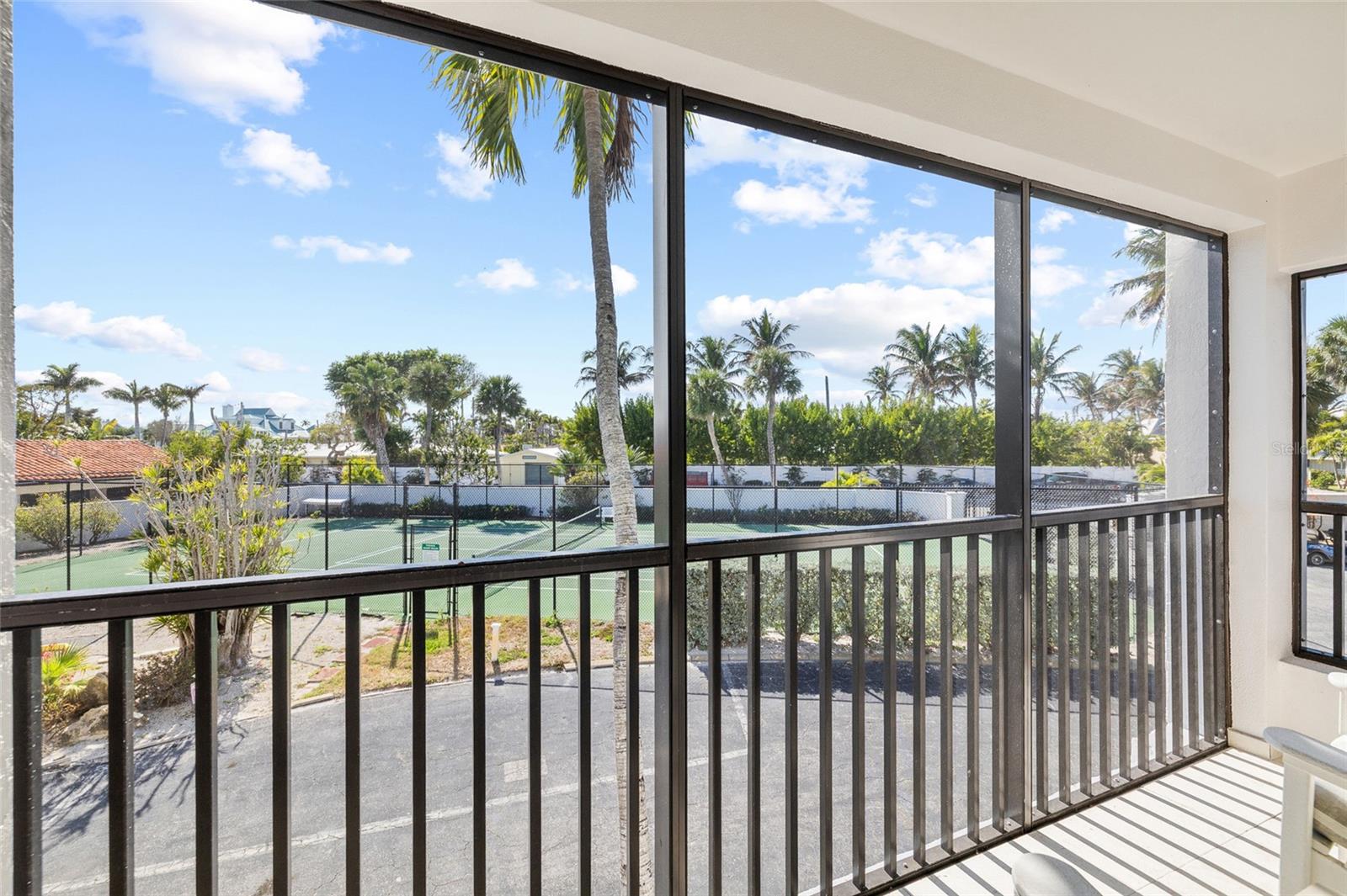 Image 33 of 59 For 950 Palm Avenue 101