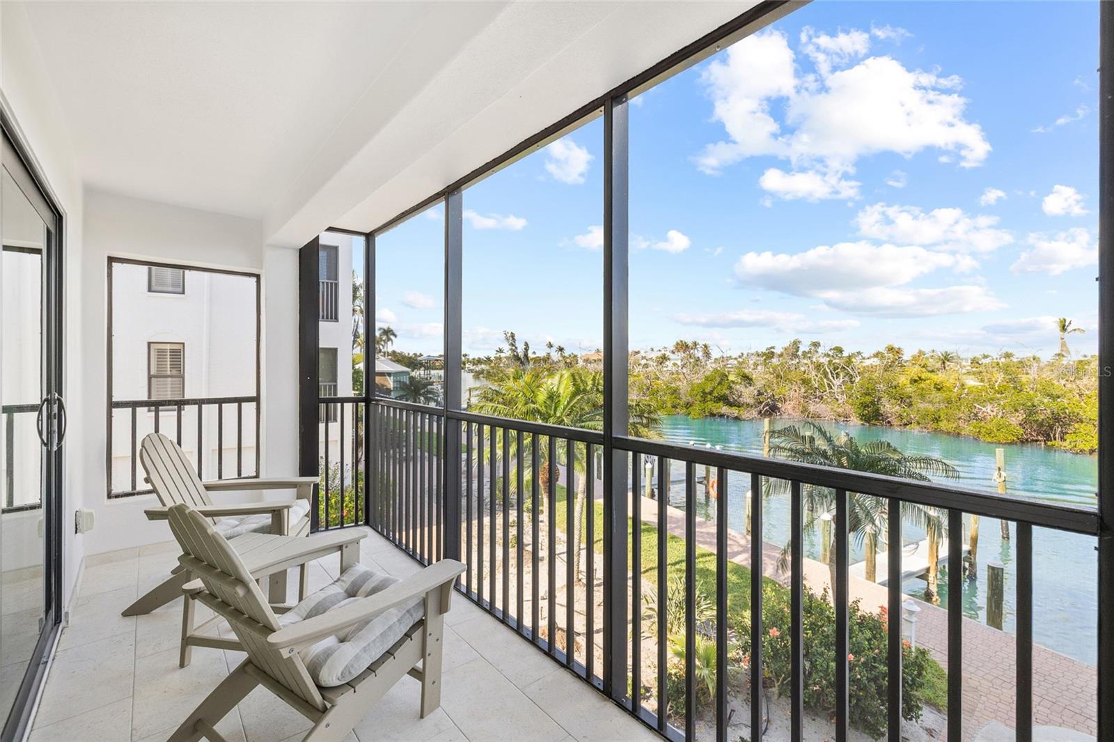 Image 36 of 59 For 950 Palm Avenue 101