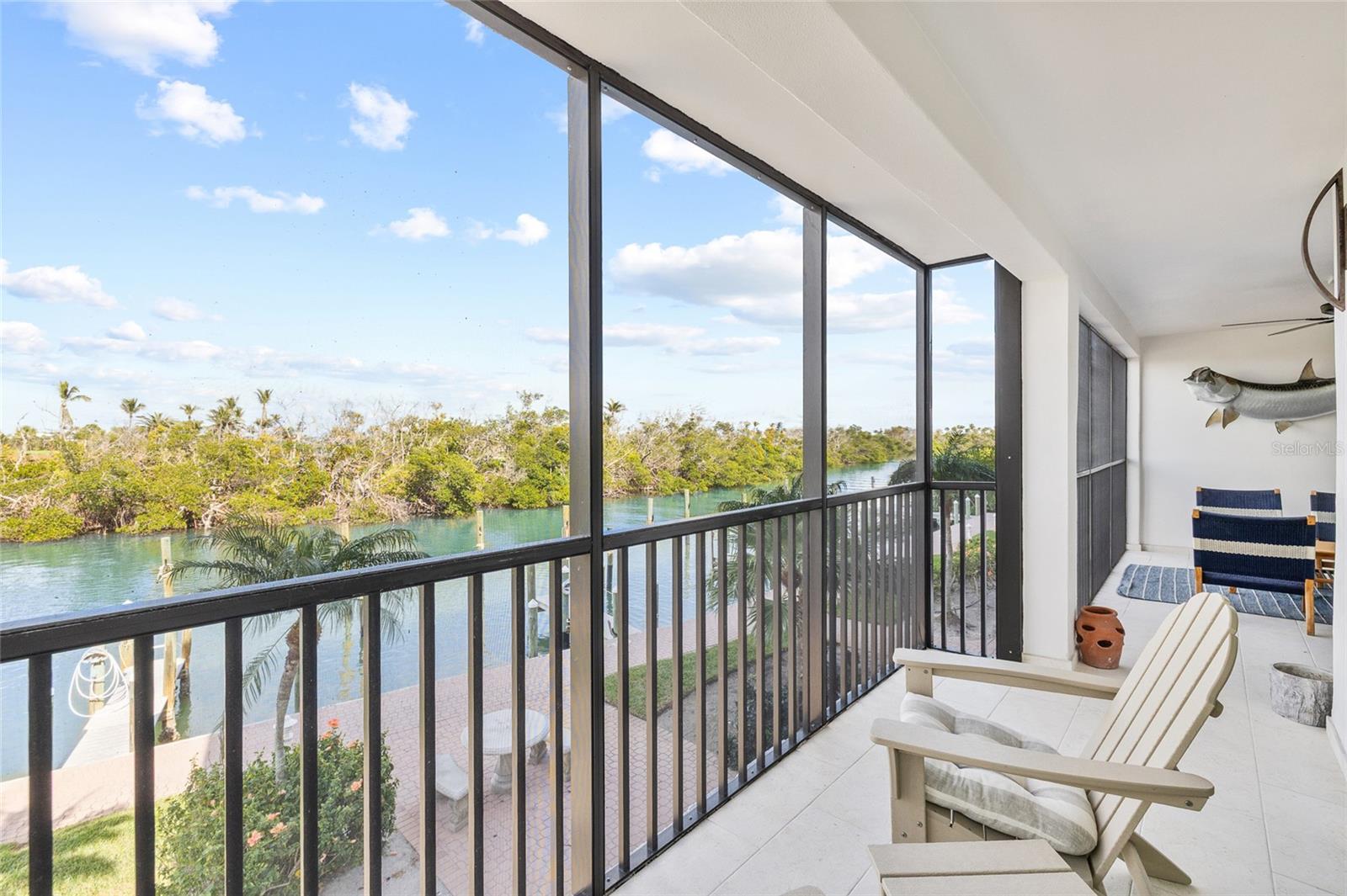 Image 37 of 59 For 950 Palm Avenue 101