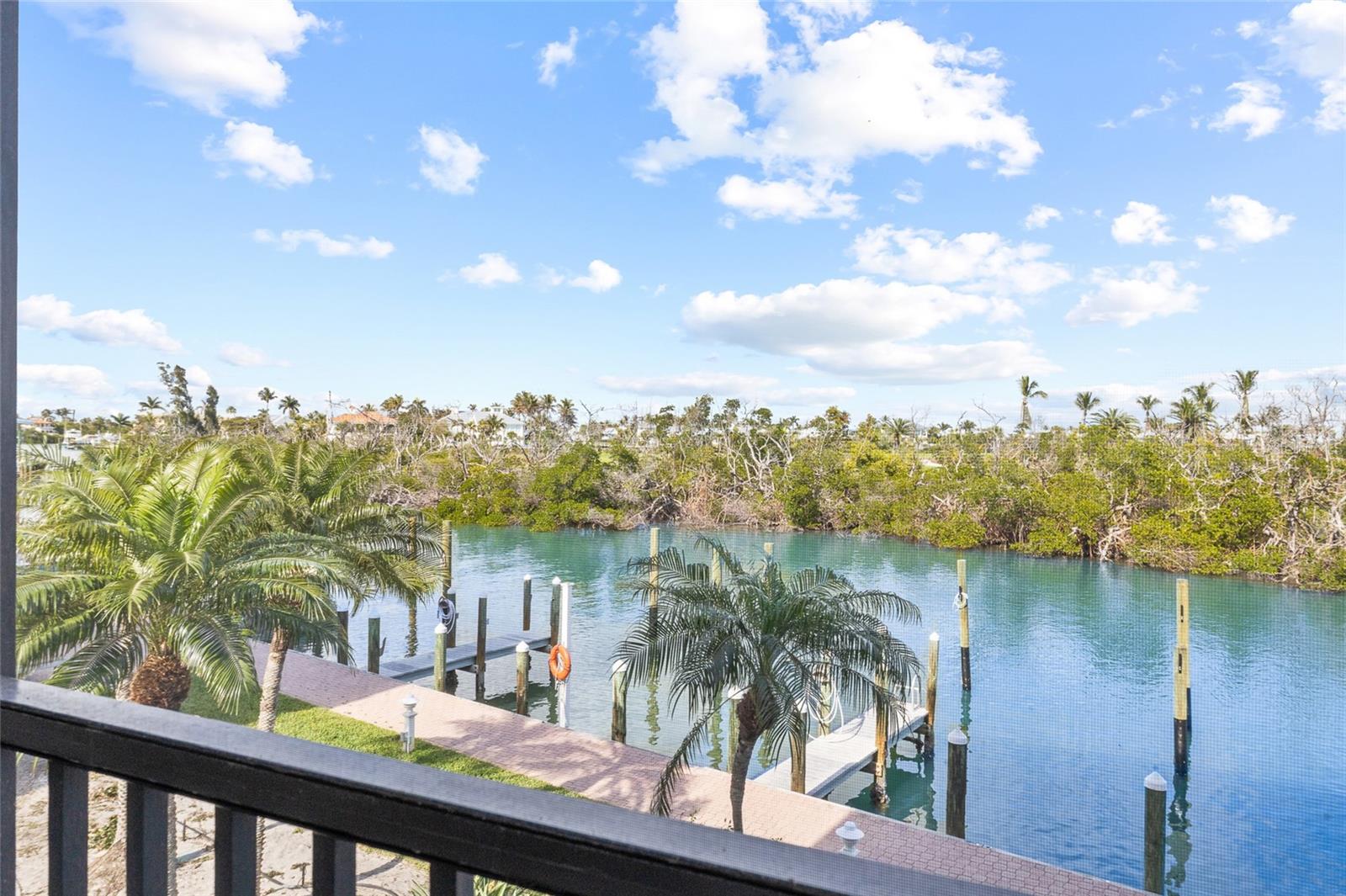 Image 38 of 59 For 950 Palm Avenue 101