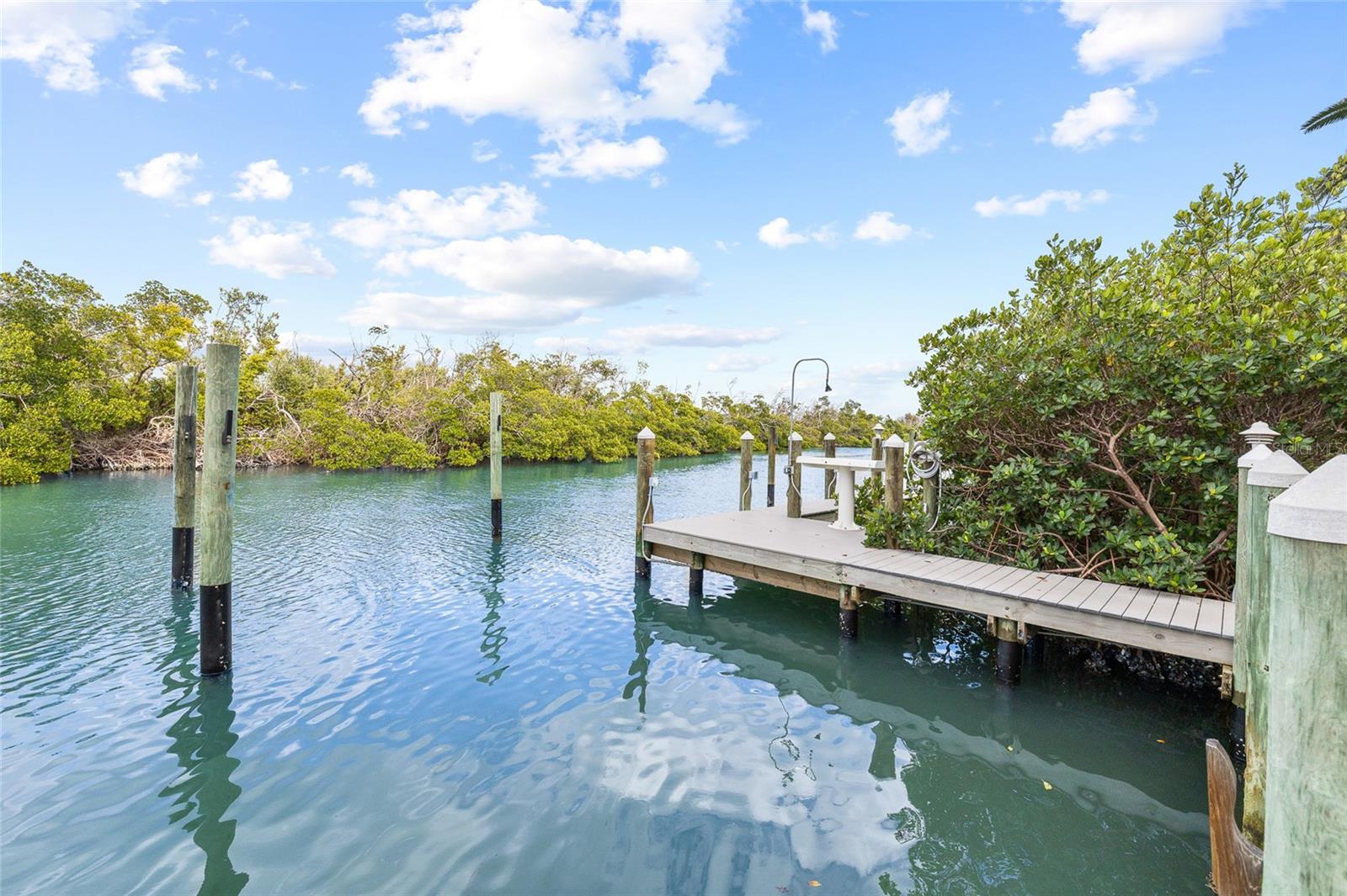 Image 40 of 59 For 950 Palm Avenue 101