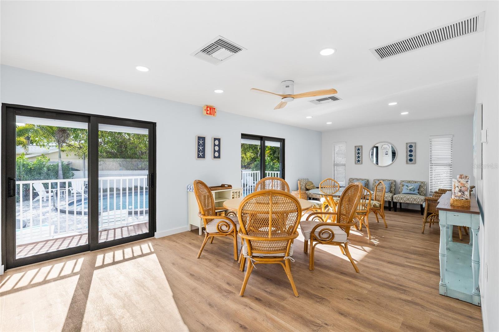 Image 43 of 59 For 950 Palm Avenue 101