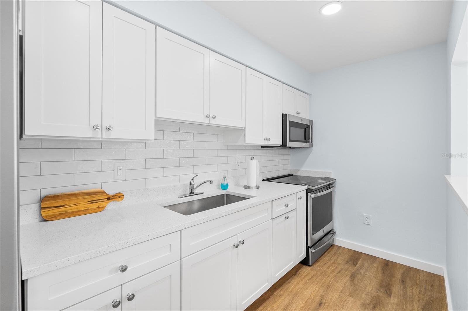 Image 44 of 59 For 950 Palm Avenue 101