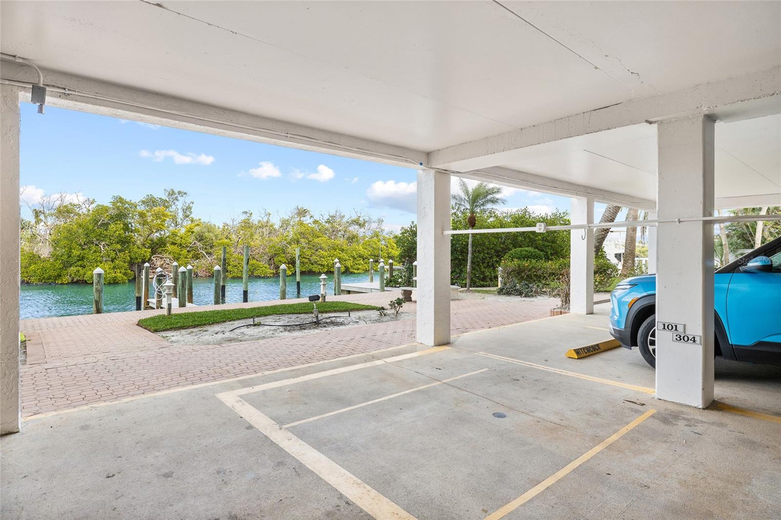 Image 46 of 59 For 950 Palm Avenue 101