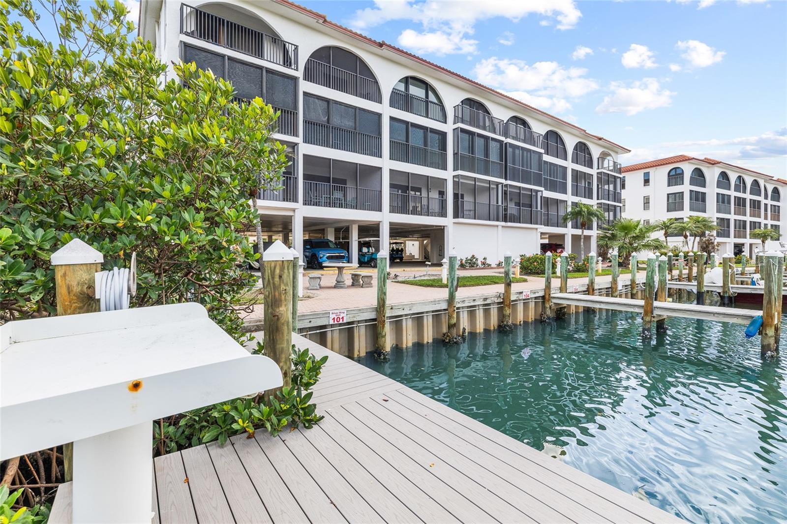 Image 47 of 59 For 950 Palm Avenue 101