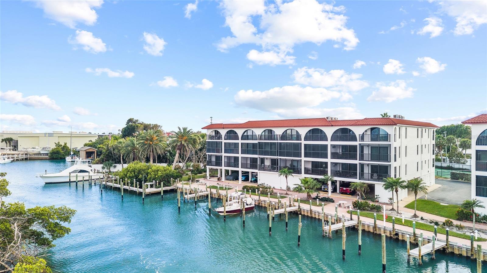 Image 51 of 59 For 950 Palm Avenue 101