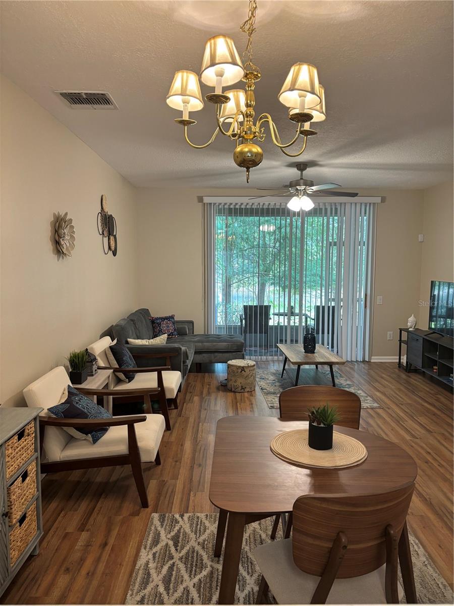 Image 4 of 12 For 870 Vineland Place