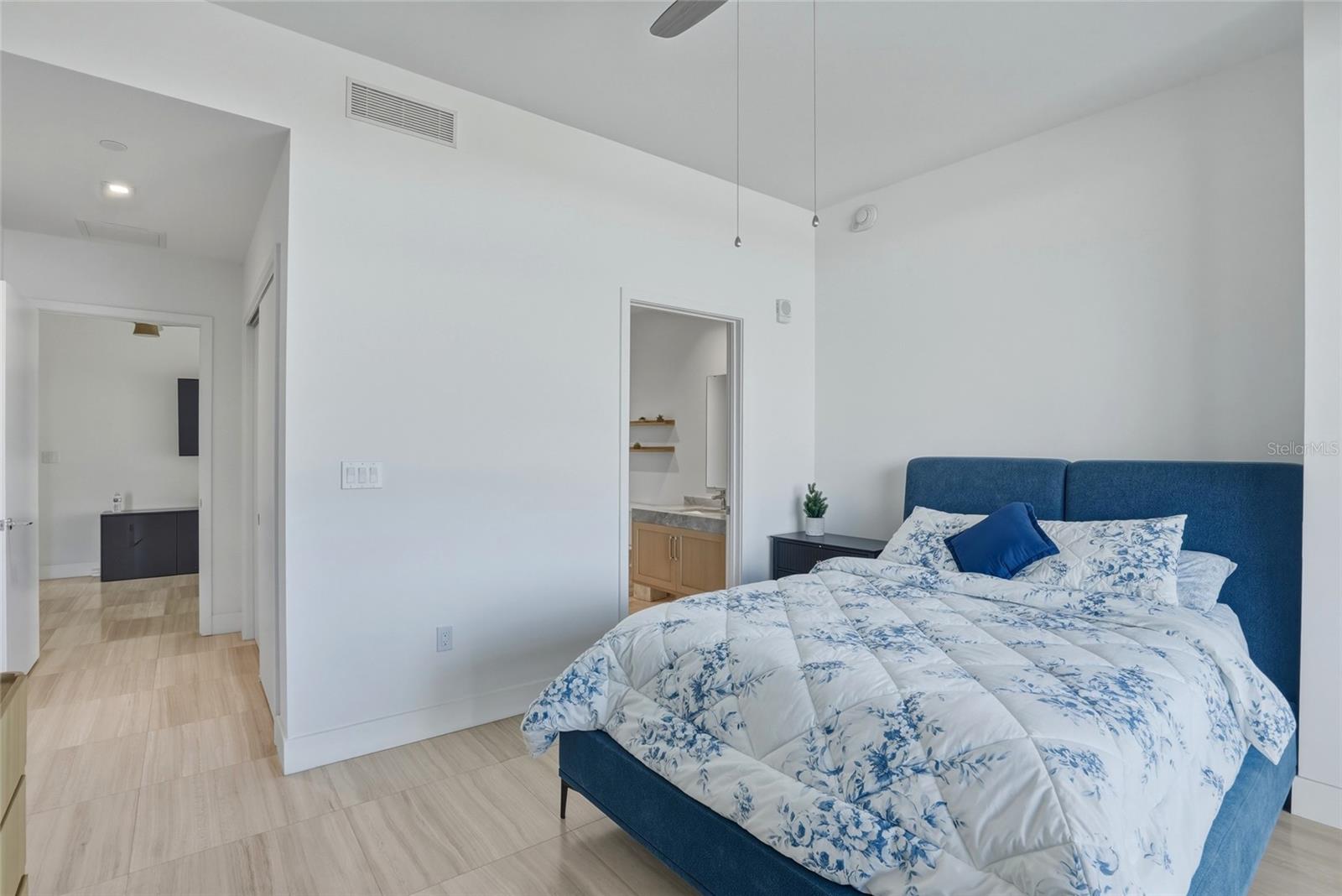 Image 38 of 88 For 3101 Bayshore Boulevard 504