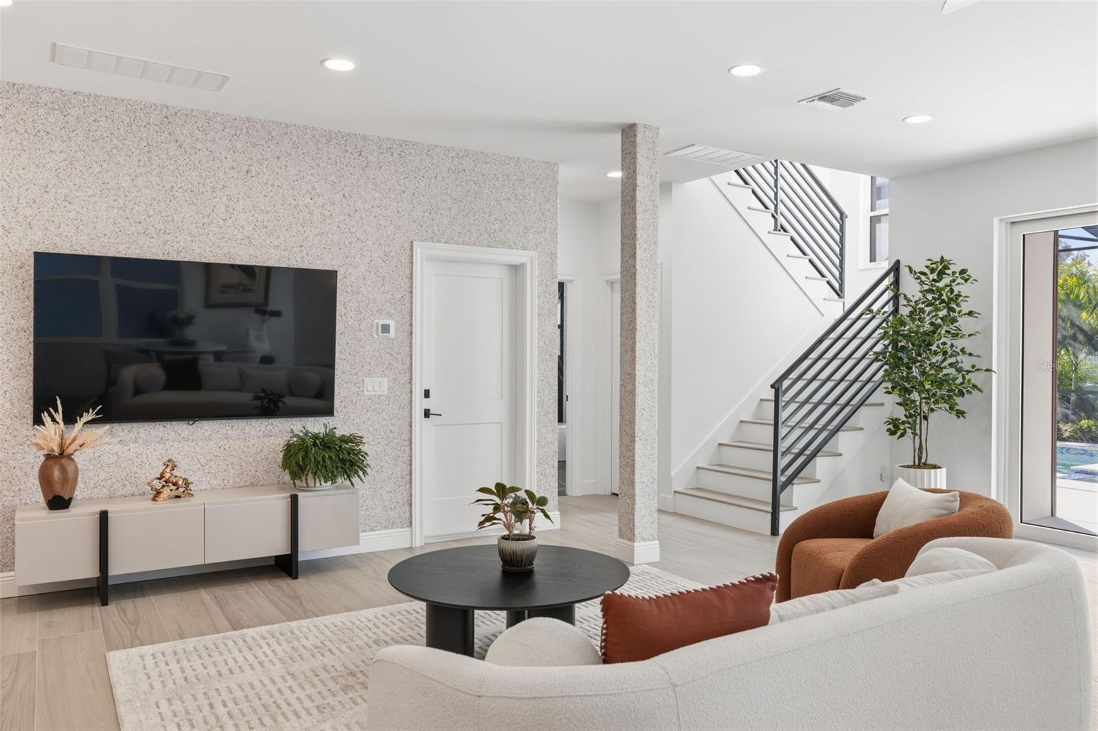 Image 12 of 99 For 639 43rd Avenue N