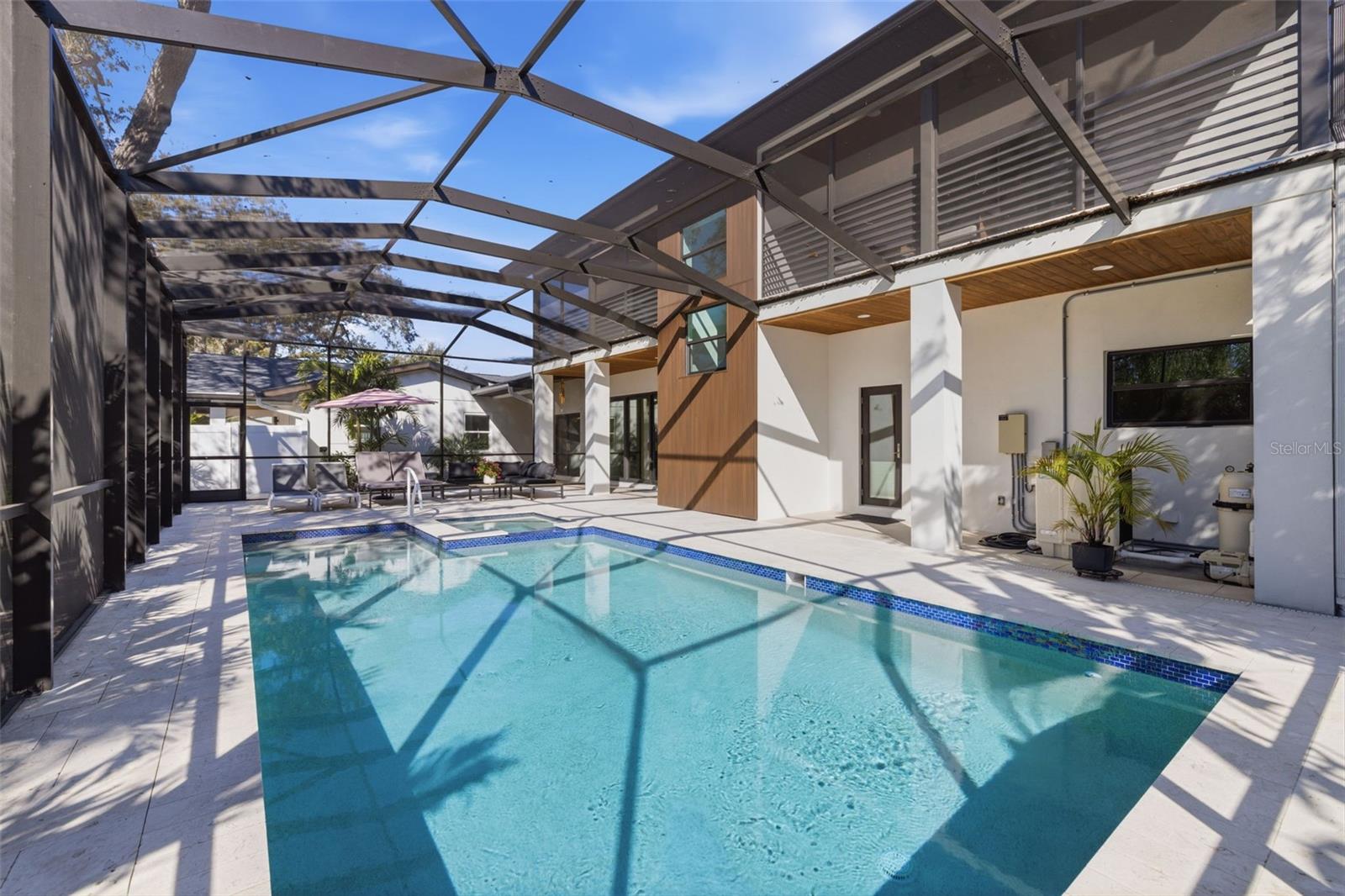 Image 16 of 99 For 639 43rd Avenue N